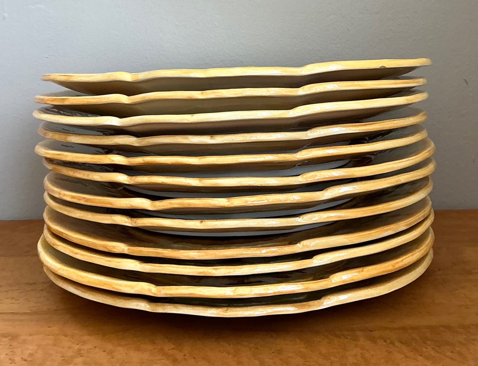Vintage Italian Botanical Ceramic Dinner Plates - Set of 12 - Side view