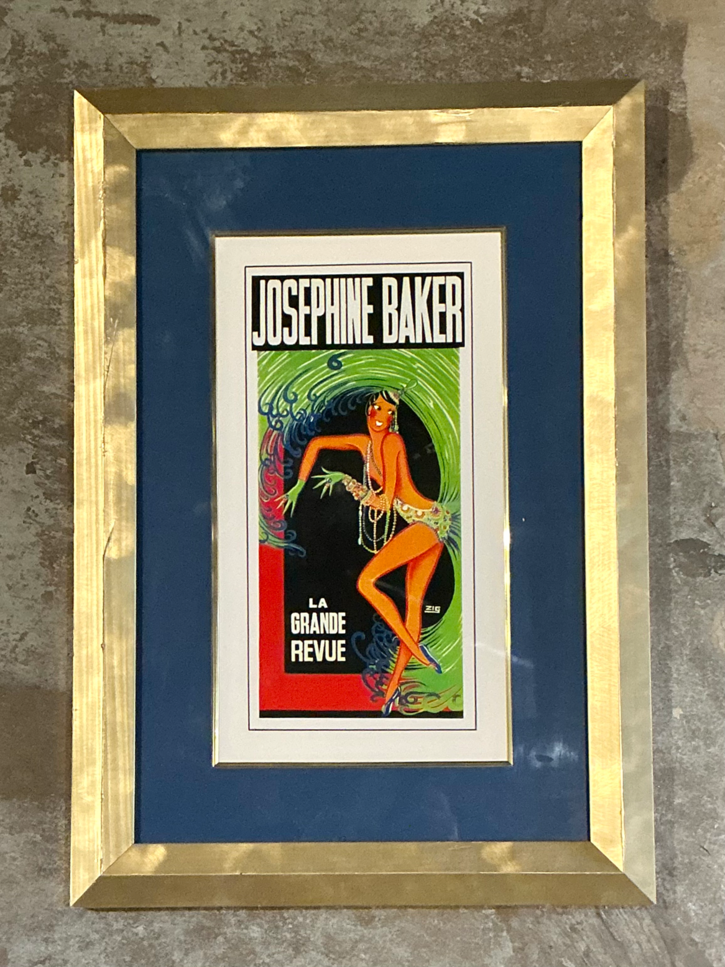 Vintage La Grande Revue Print in Frame - Detail view