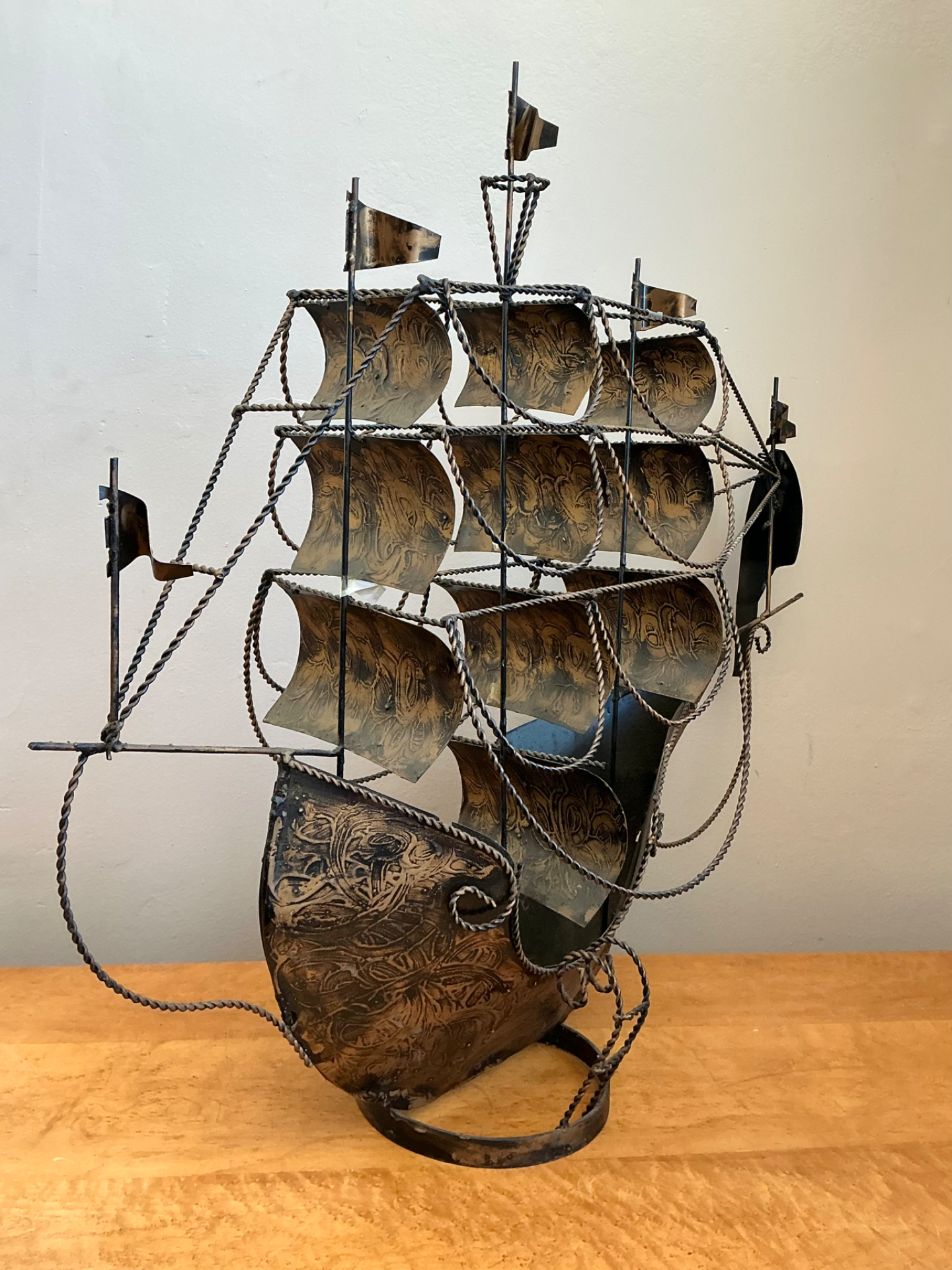 Vintage Monumental Iron Nautical Ship Lamp - Detail view