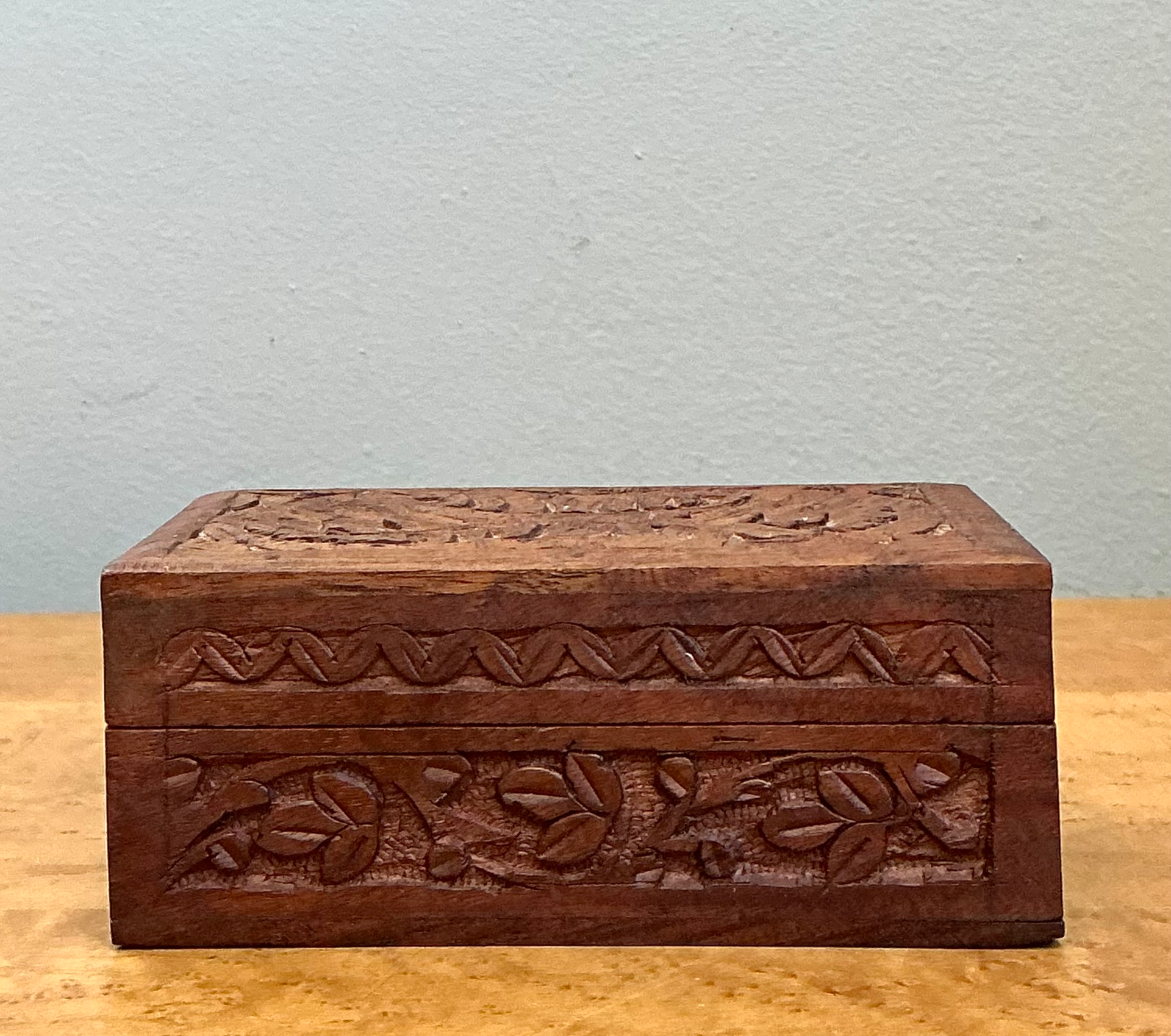 Vintage Carved Wood Trinket Box - Detail view