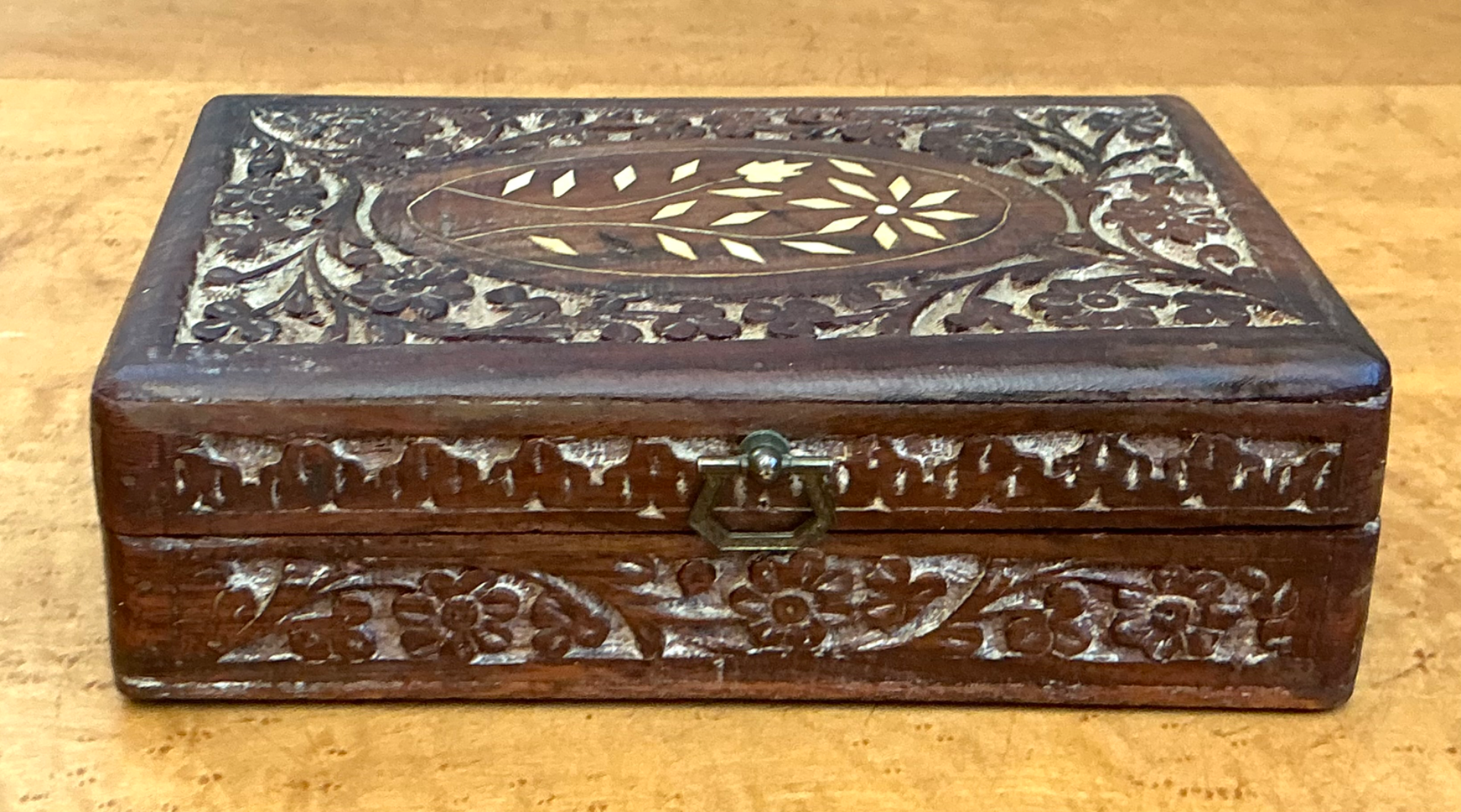 Vintage Inlaid Wood Trinket Box - Detail view