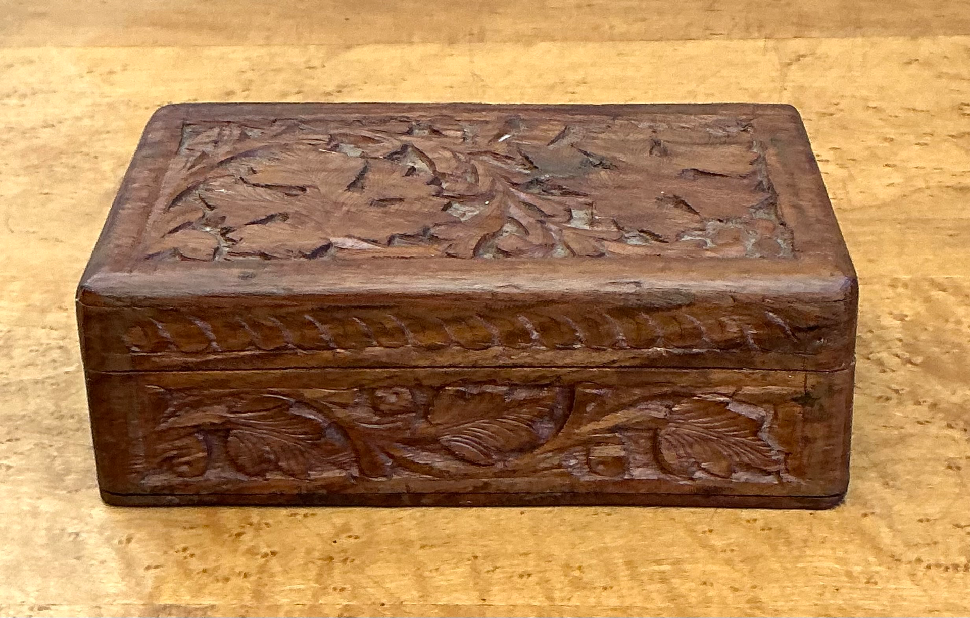 Vintage Carved Wood Trinket Box - Detail view