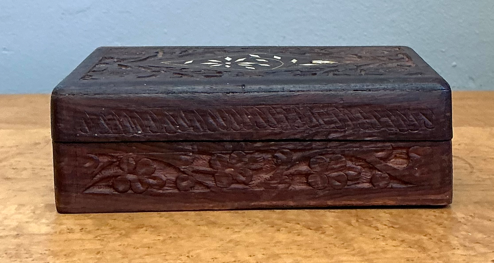 Vintage Carved Wood Trinket Box - Detail view