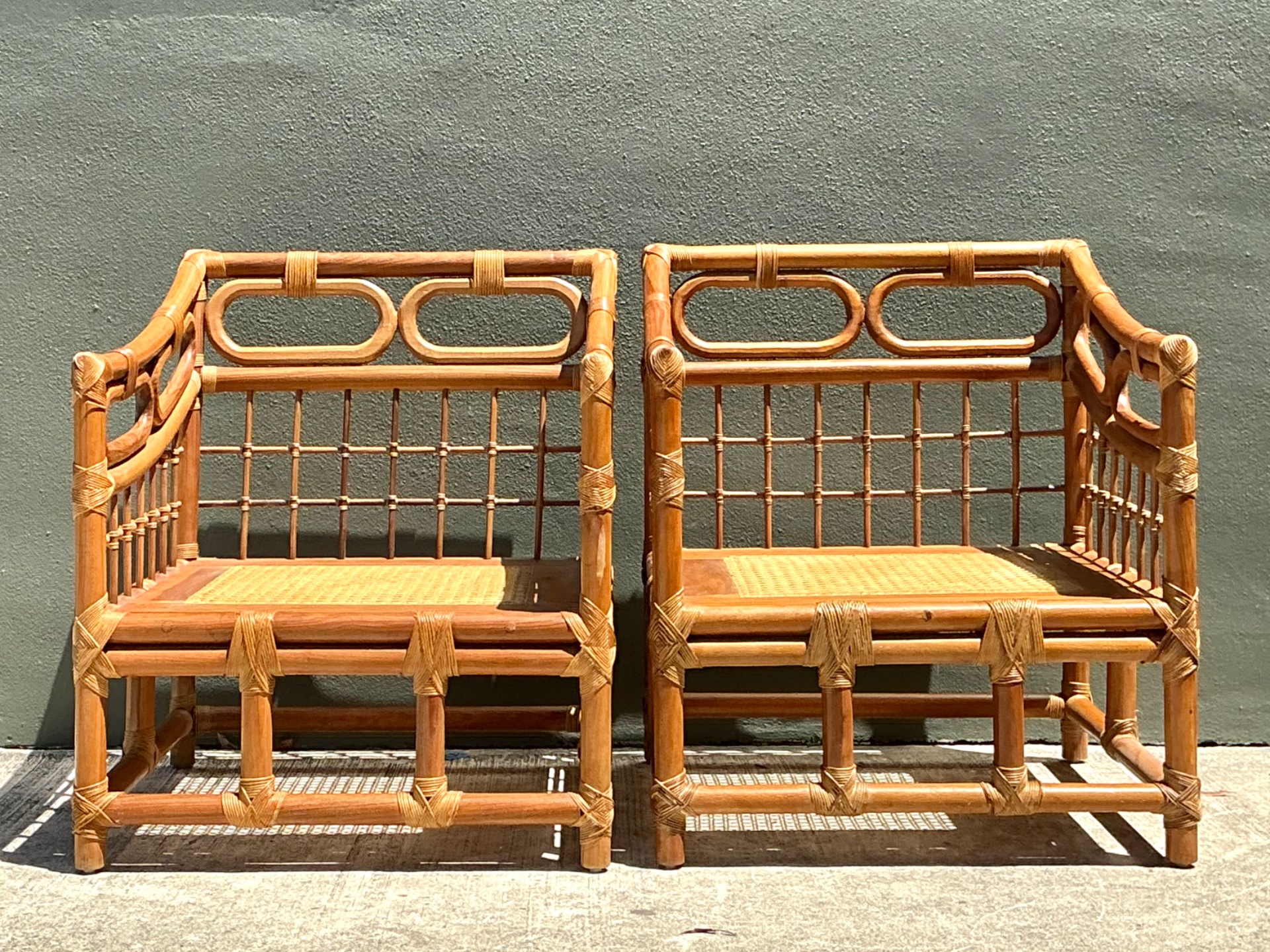 Vintage Loop Rattan Lounge Chairs - A Pair - Detail view