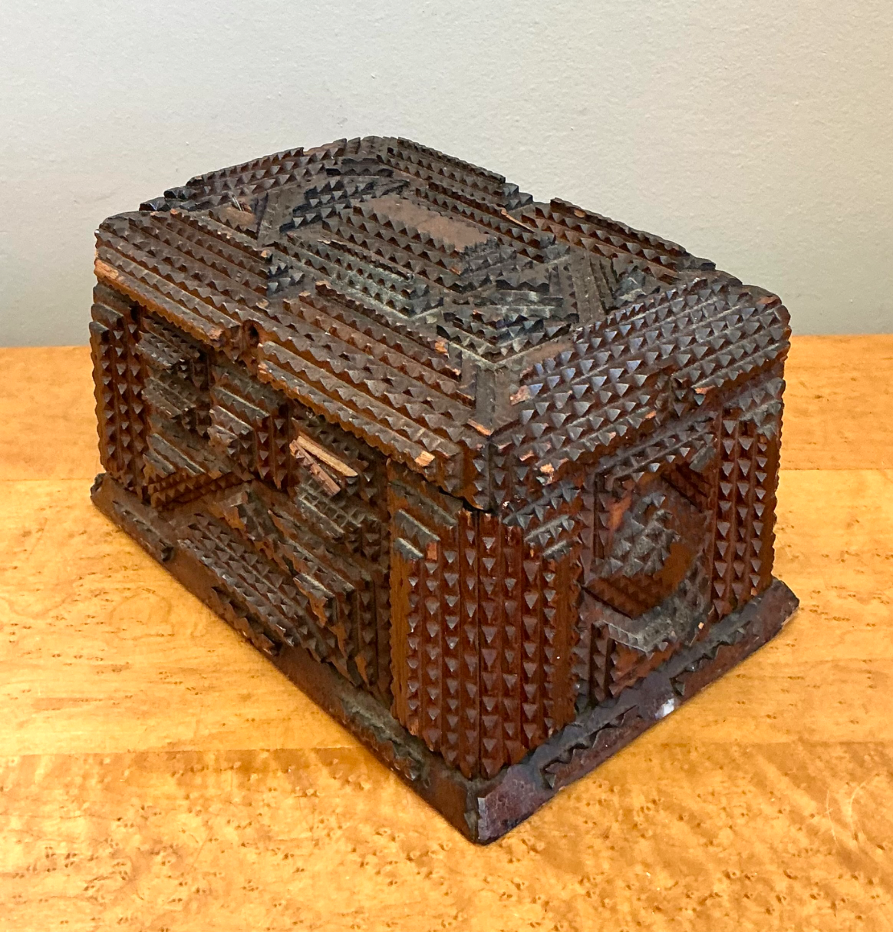 Vintage Tramp Art Wood  Box - Detail view