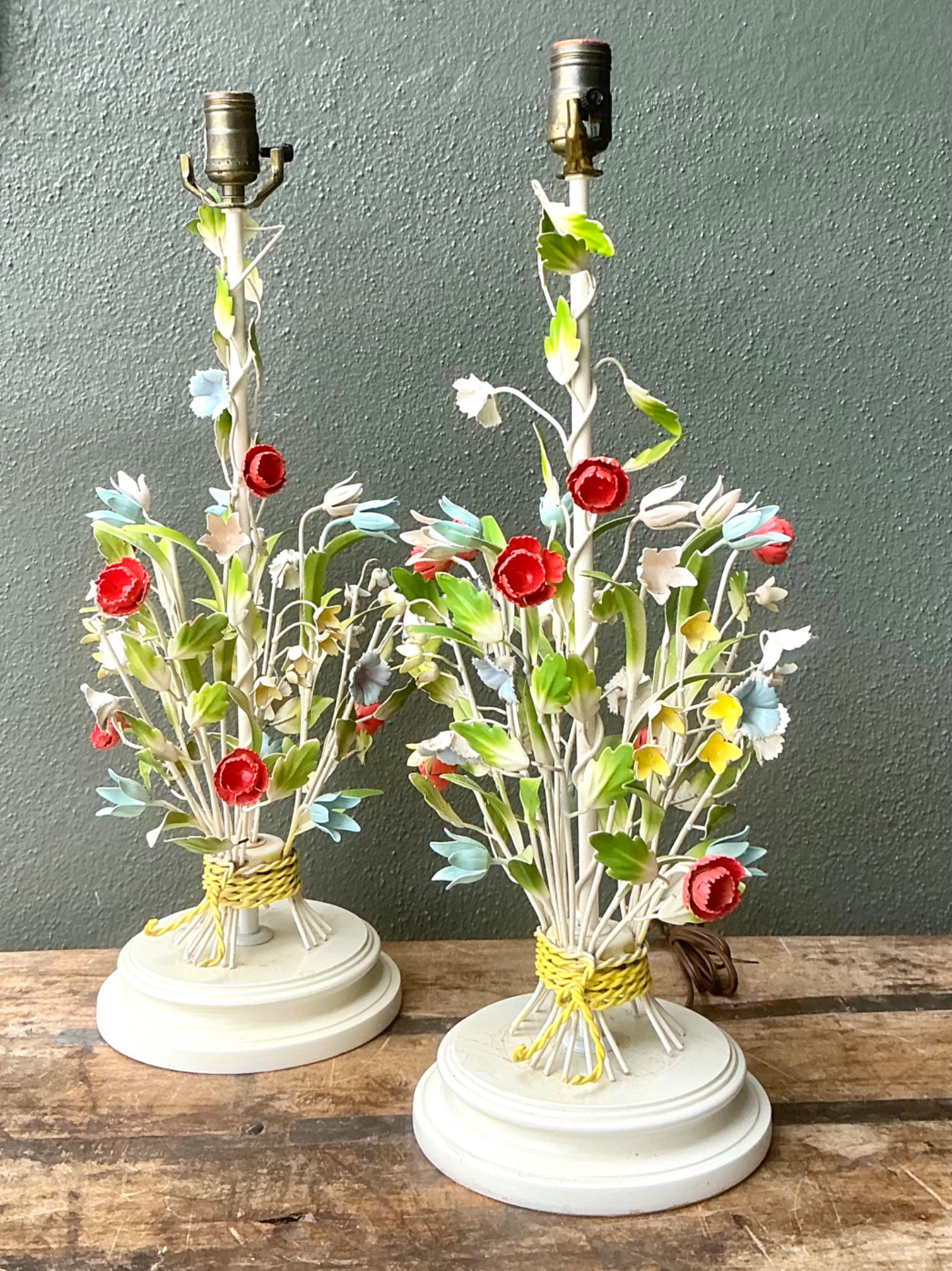 Vintage Floral Bouquet Tole Table Lamps - Pair - Detail view