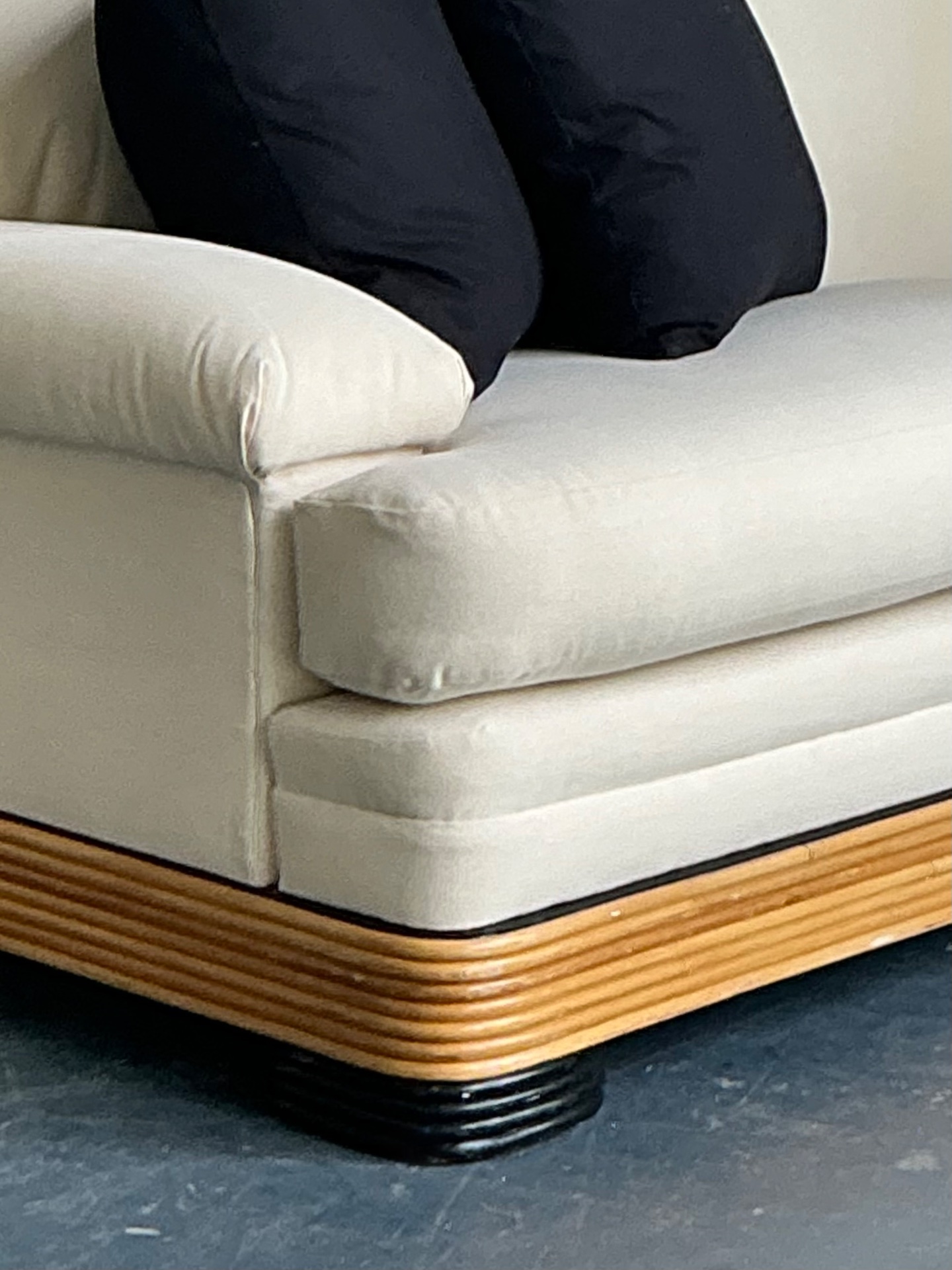Vintage Stacked Reed Sofa - Detail view