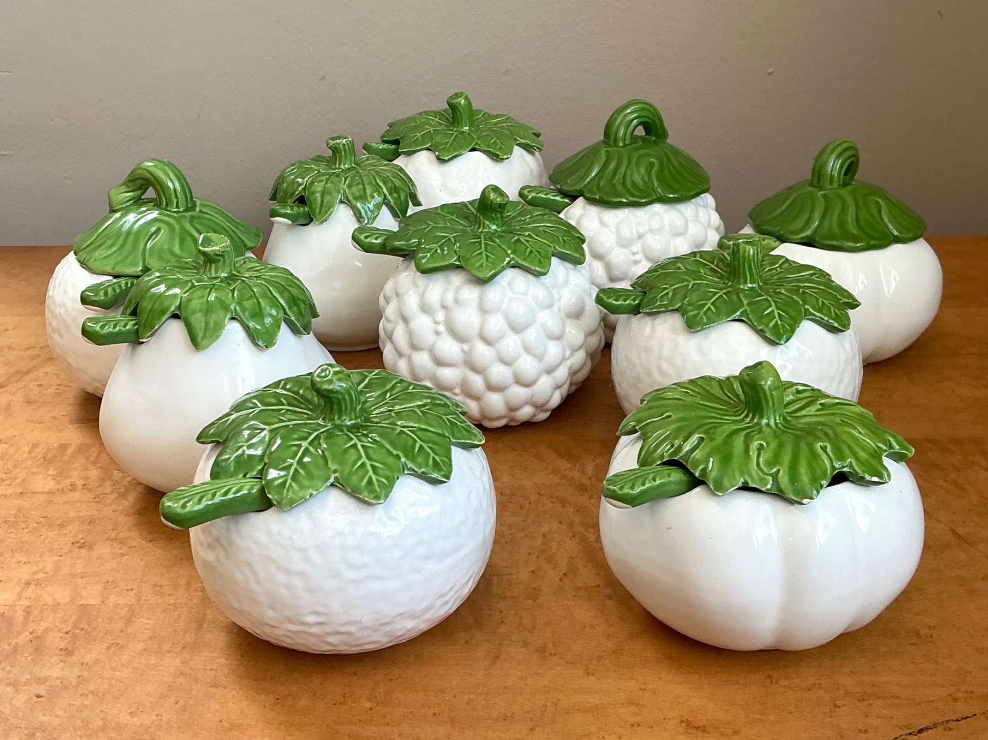 Vintage Italian Green Leaf Ceramic Pots - Set of 10 - Side view