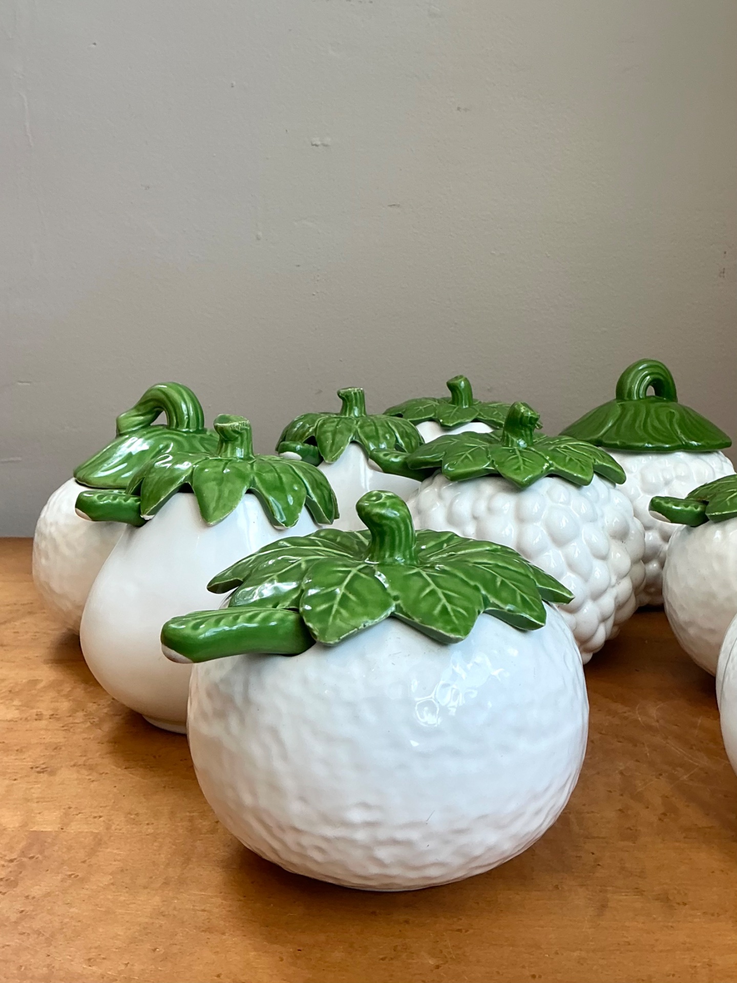 Vintage Italian Green Leaf Ceramic Pots - Set of 10 - Detail view