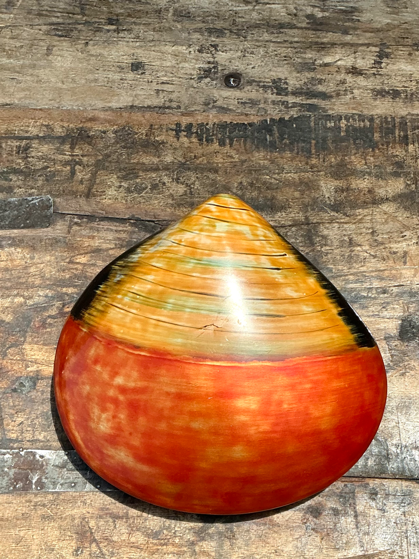 Vintage Lacquered Clam Shell Box - Side view