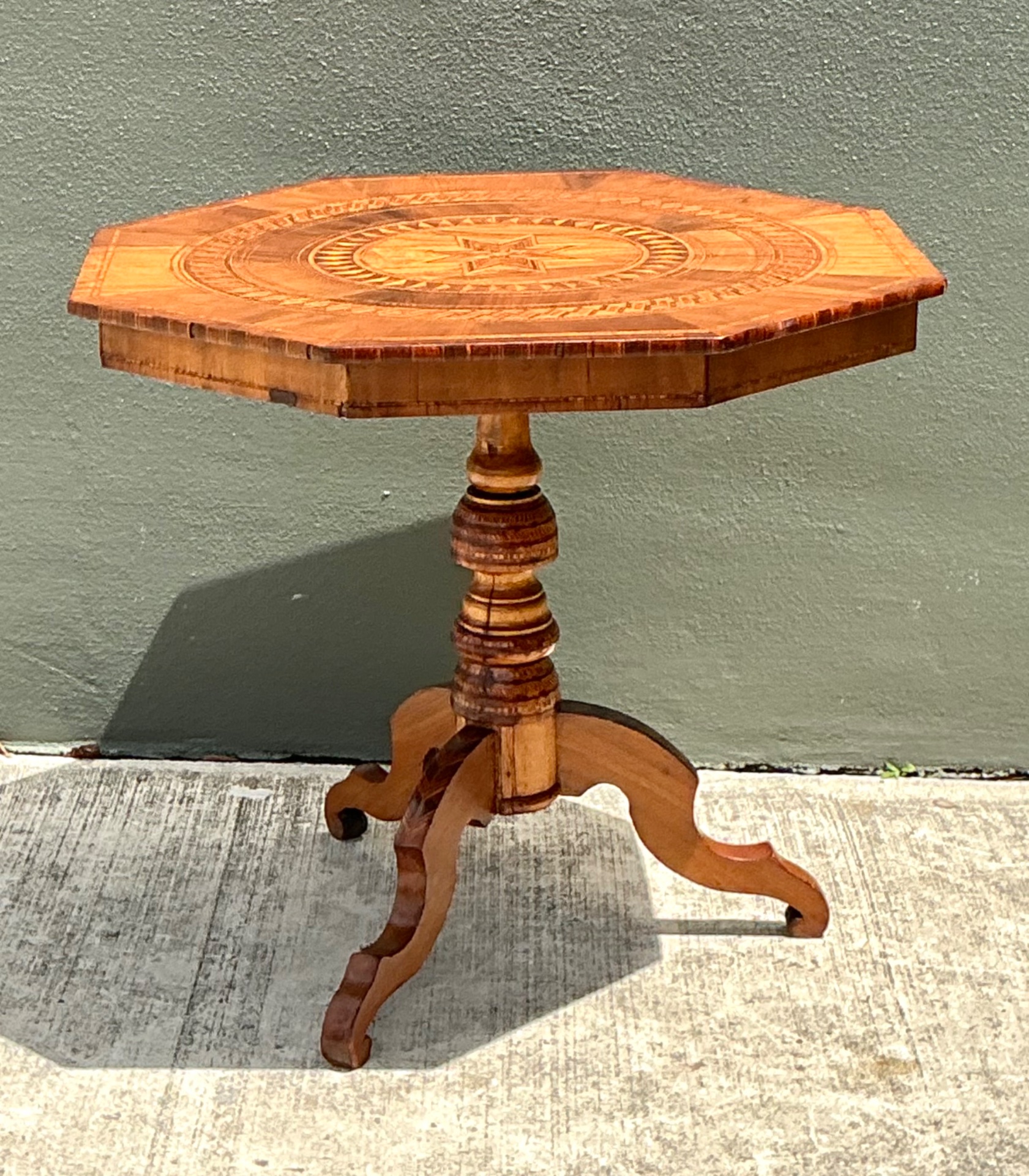 Vintage Marquetry Octagonal Wood Table - Detail view