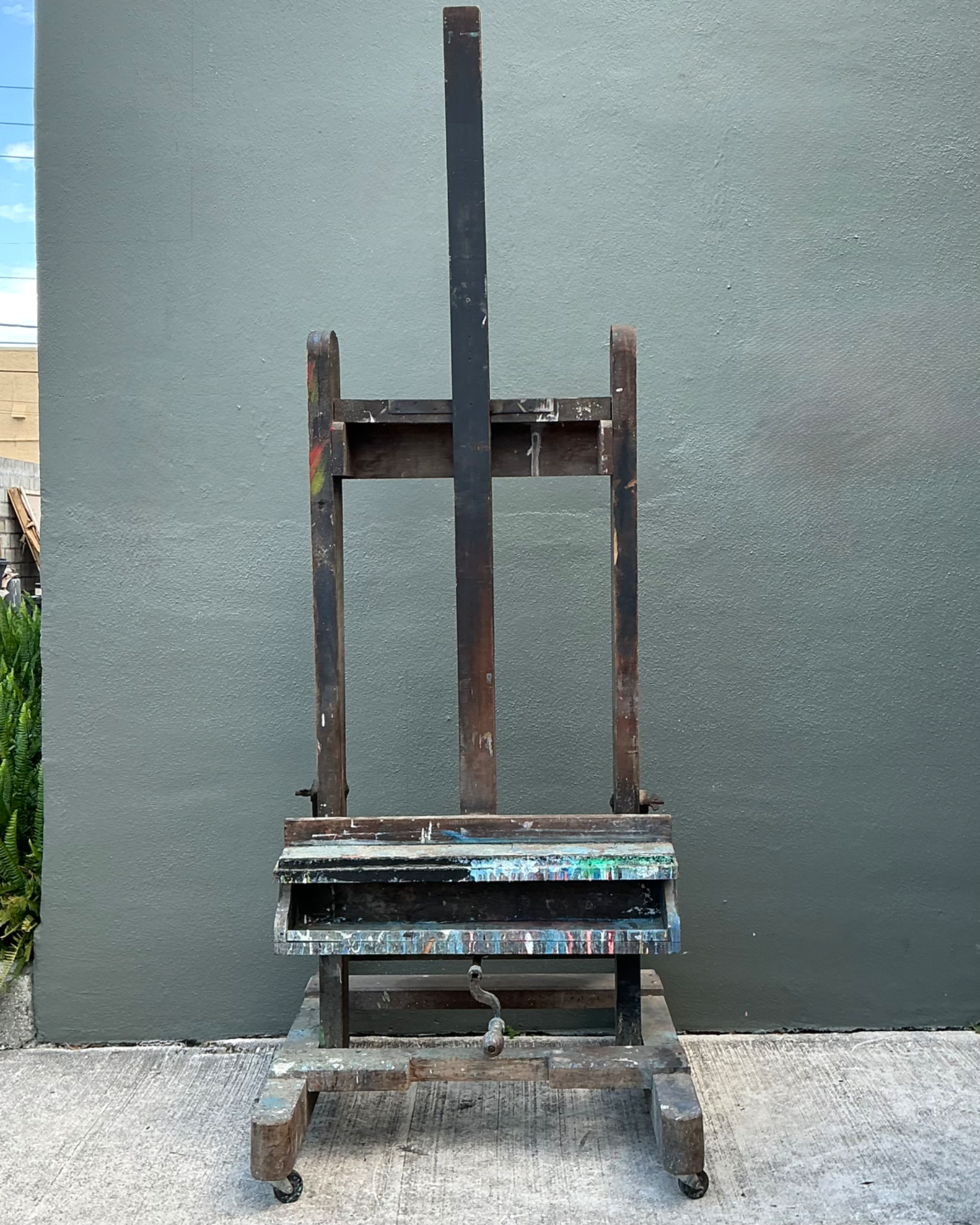 Vintage Rustic Wood Artist Easel - Detail view