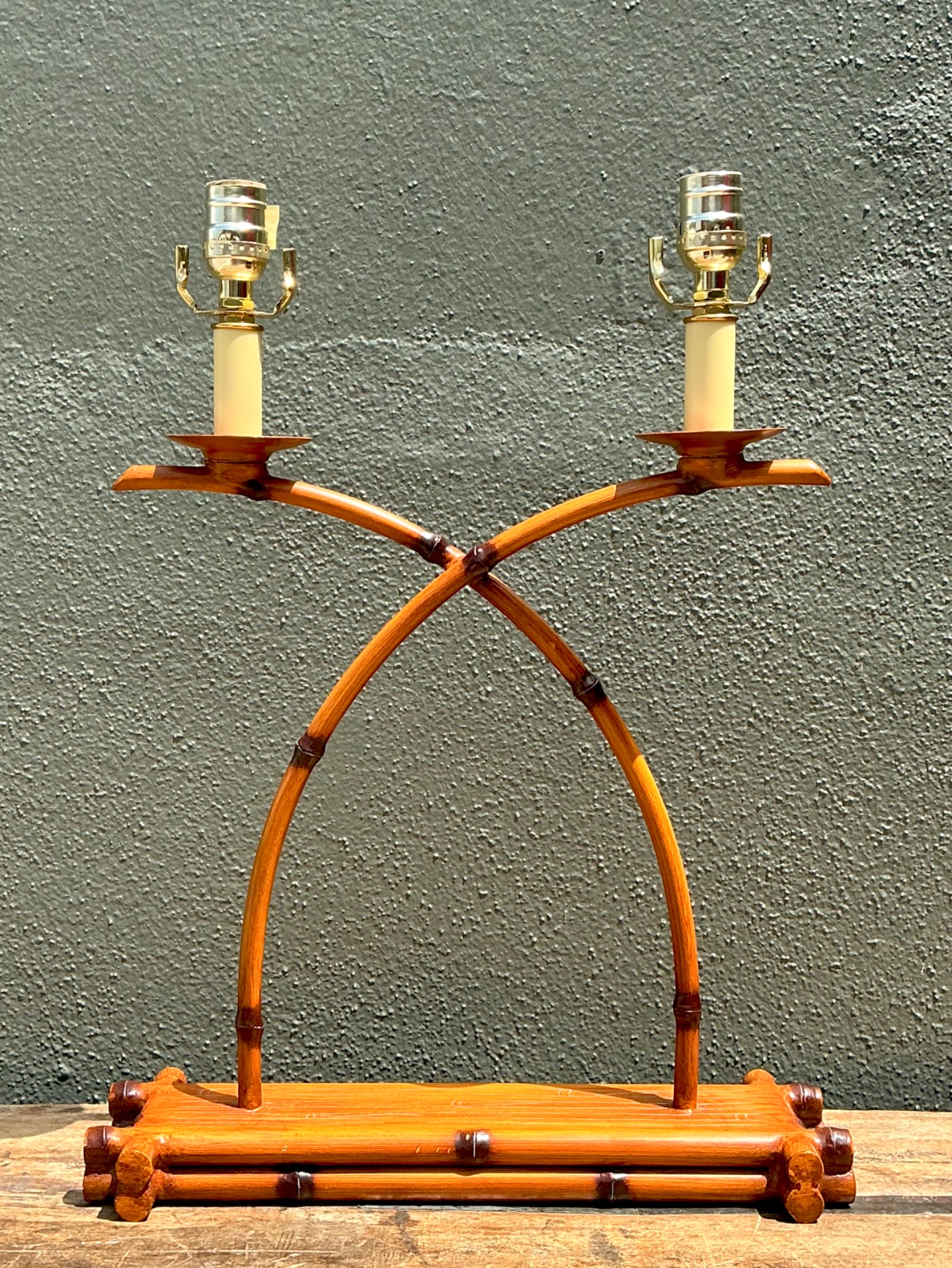 Vintage Faux Bamboo Double Arm Metal Lamp - Detail view