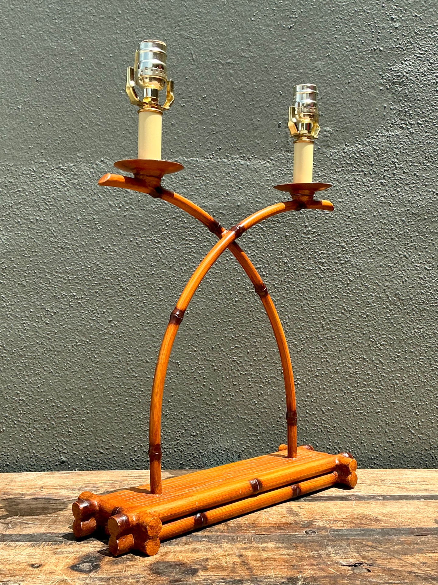 Vintage Faux Bamboo Double Arm Metal Lamp - Detail view