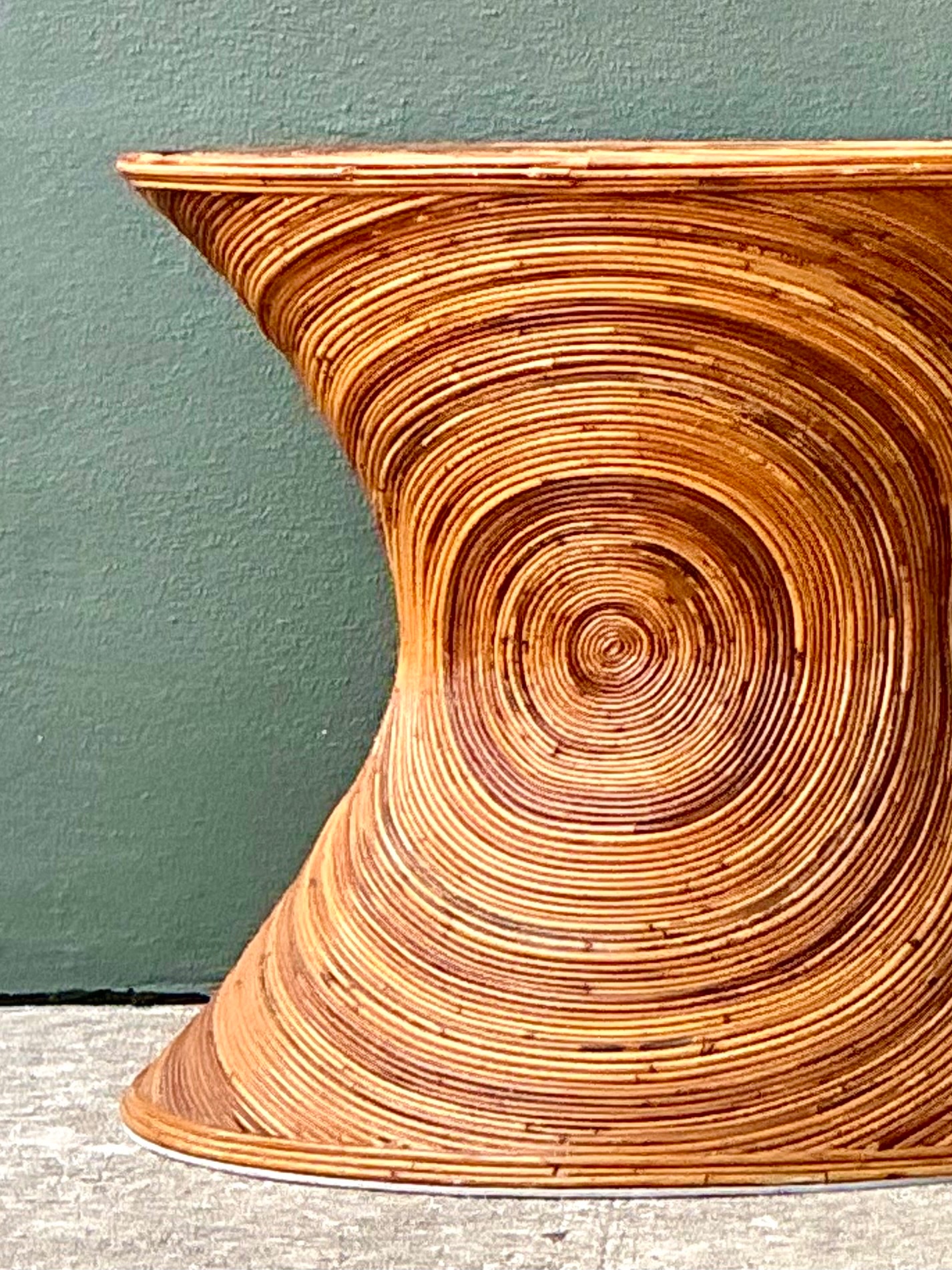 Vintage Pencil Reed Sunburst Dining Table Pedestal - Detail view