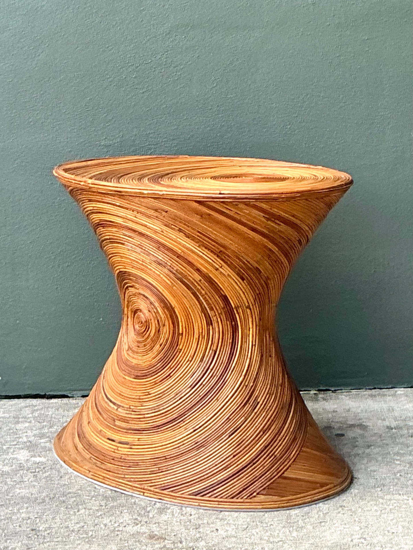 Vintage Pencil Reed Sunburst Dining Table Pedestal - Top view