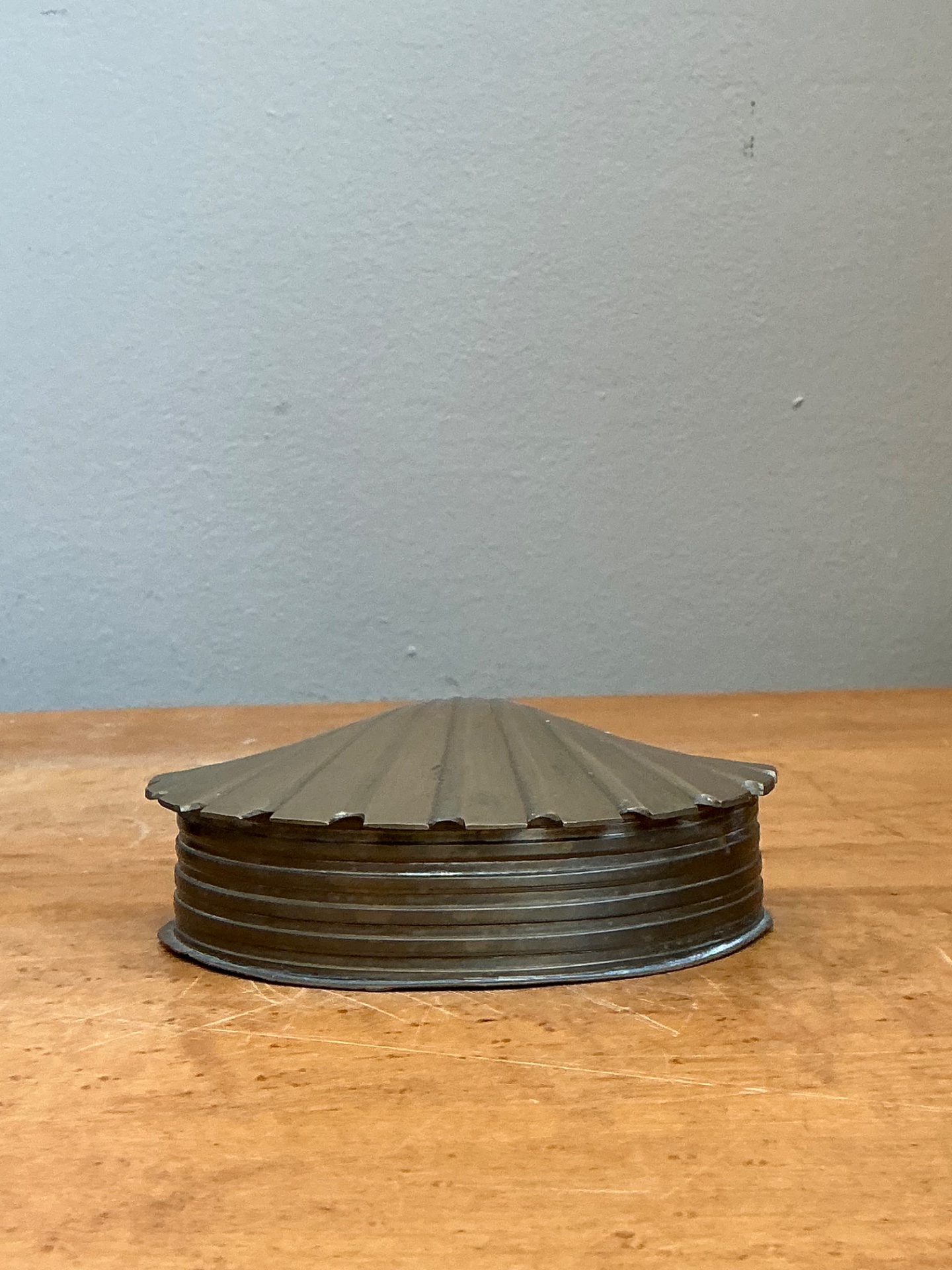 Vintage Metal Clamshell Trinket Box - Back view