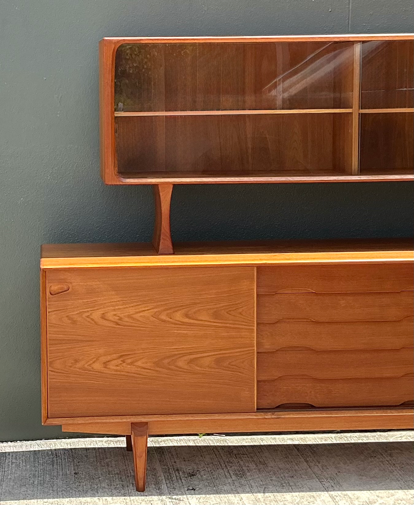 Vintage Drylund Danish Teak Hutch and Sideboard - Detail view