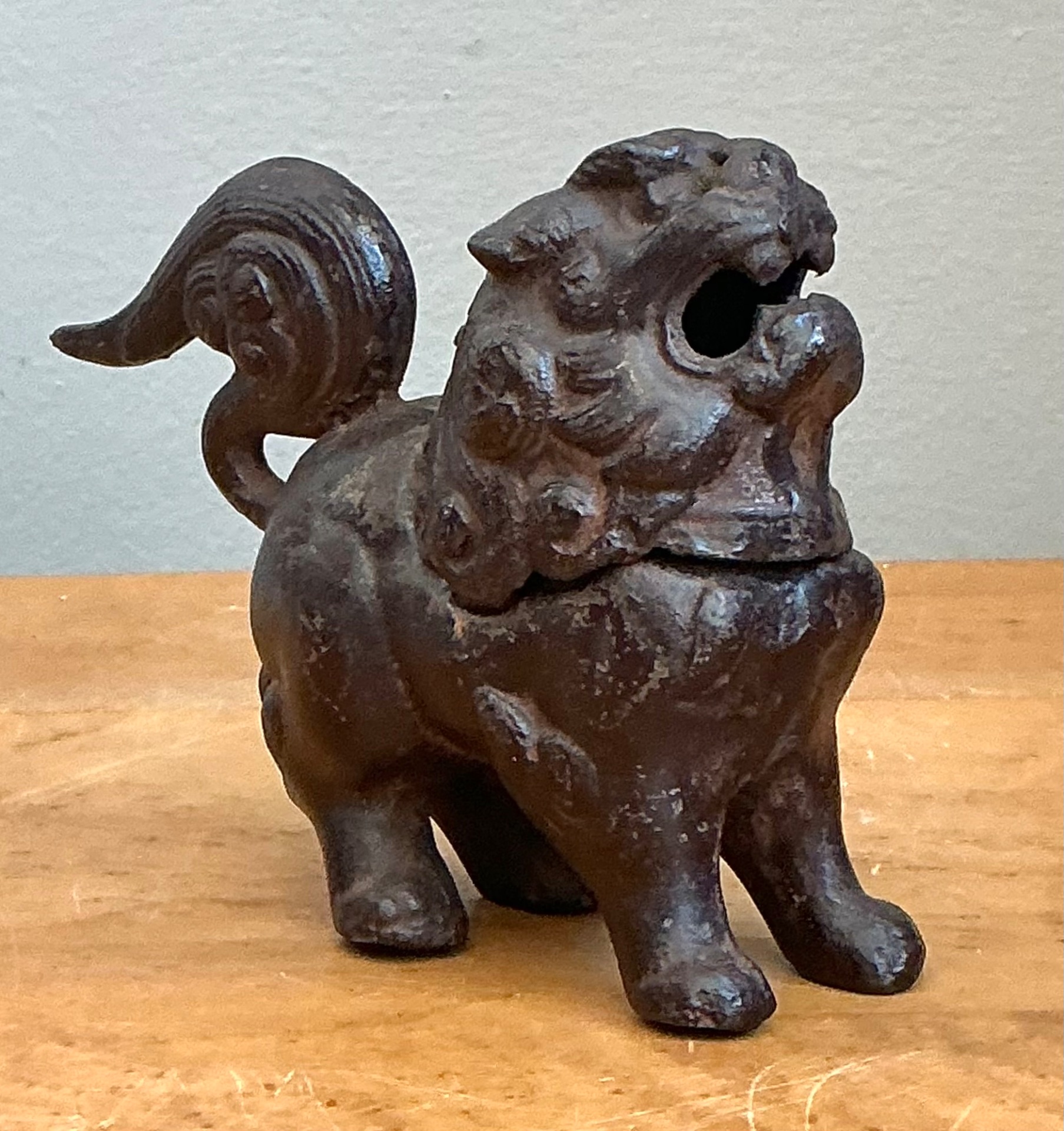 Vintage Metal Guardian Lion Incensario - Top view