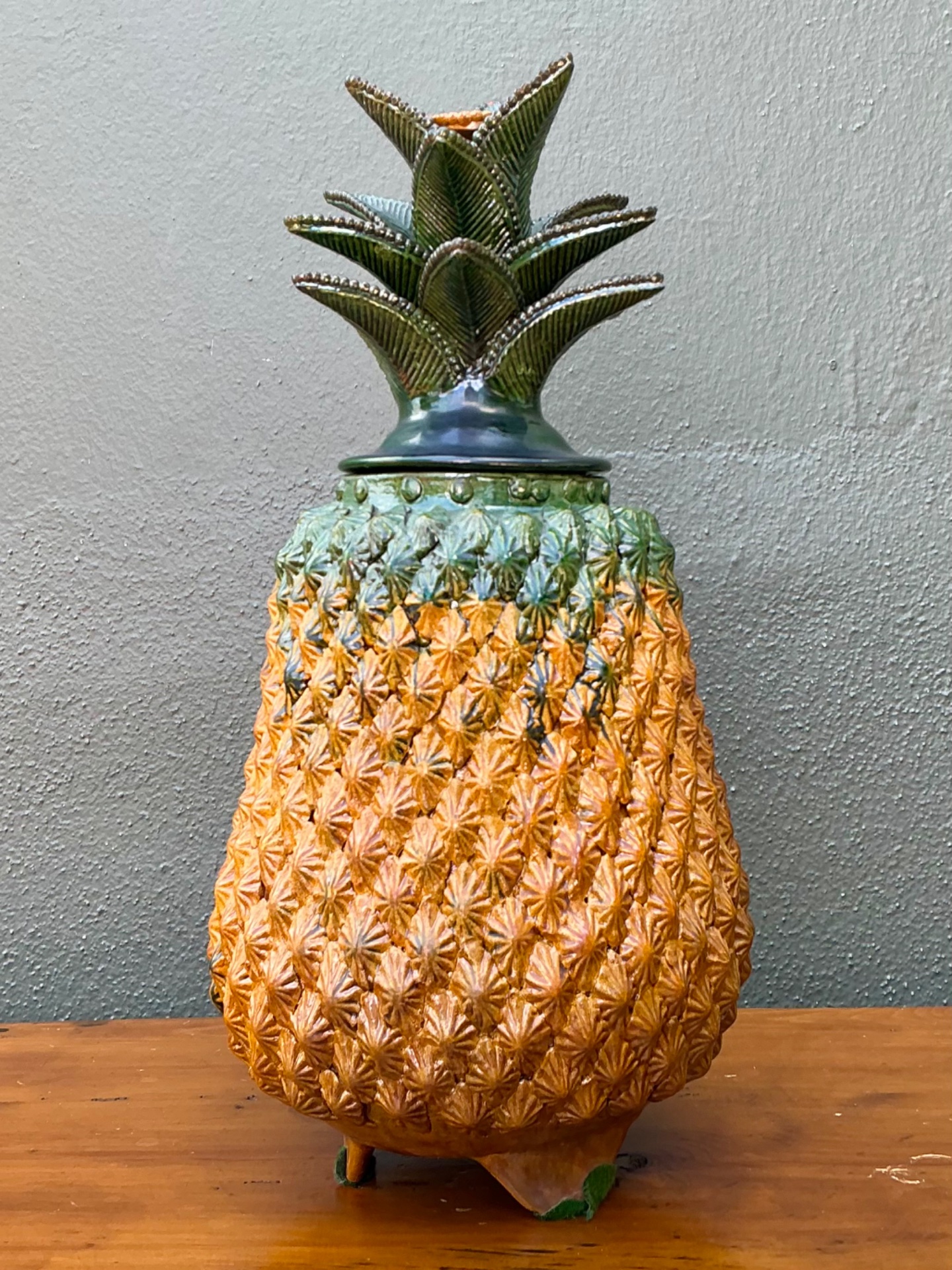 Vintage Hilario Alejo Madrigal Terracotta Pineapple Jar - Side view