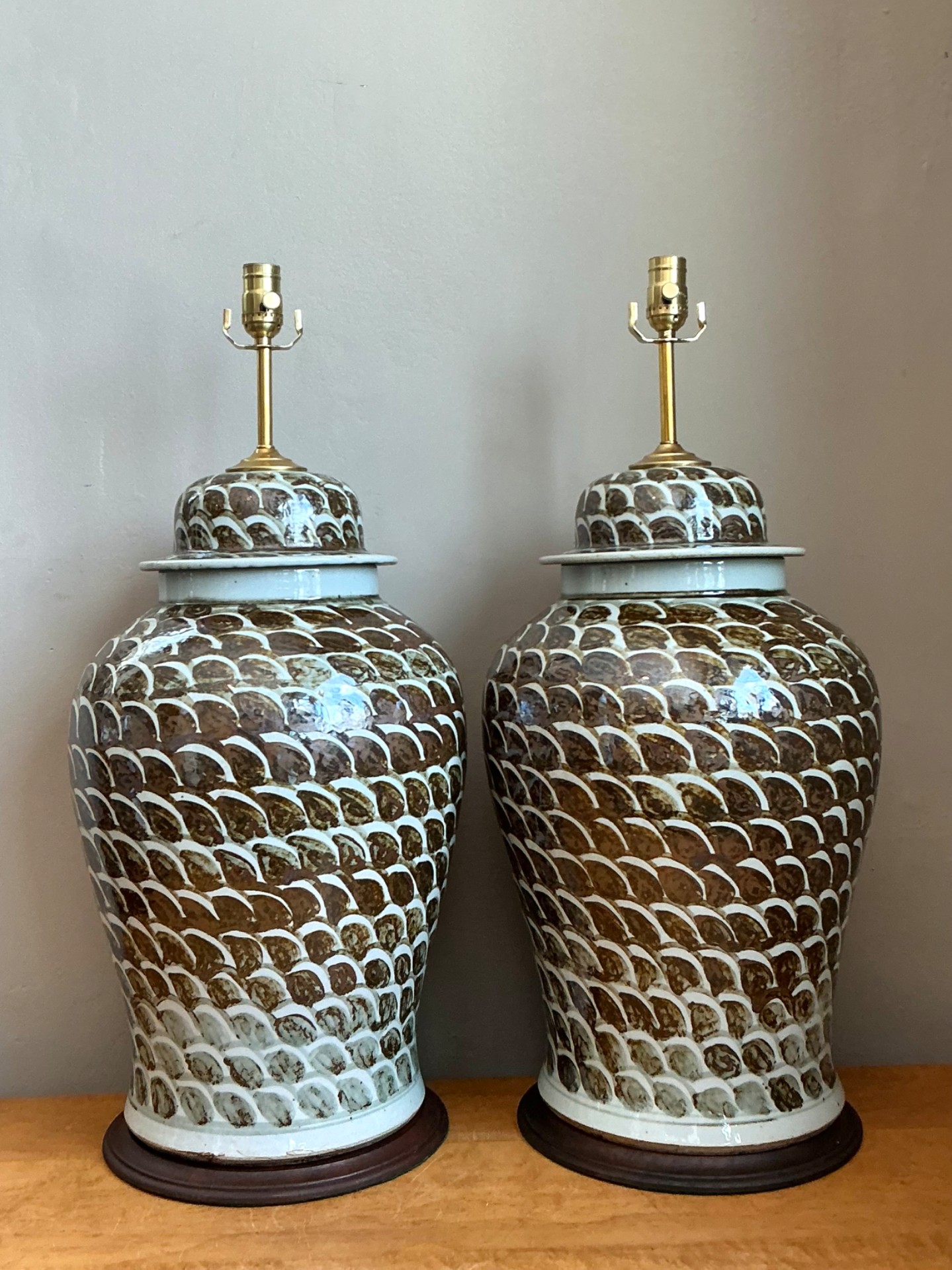Vintage Ceramic Ginger Jar Table Lamps - Pair - Detail view