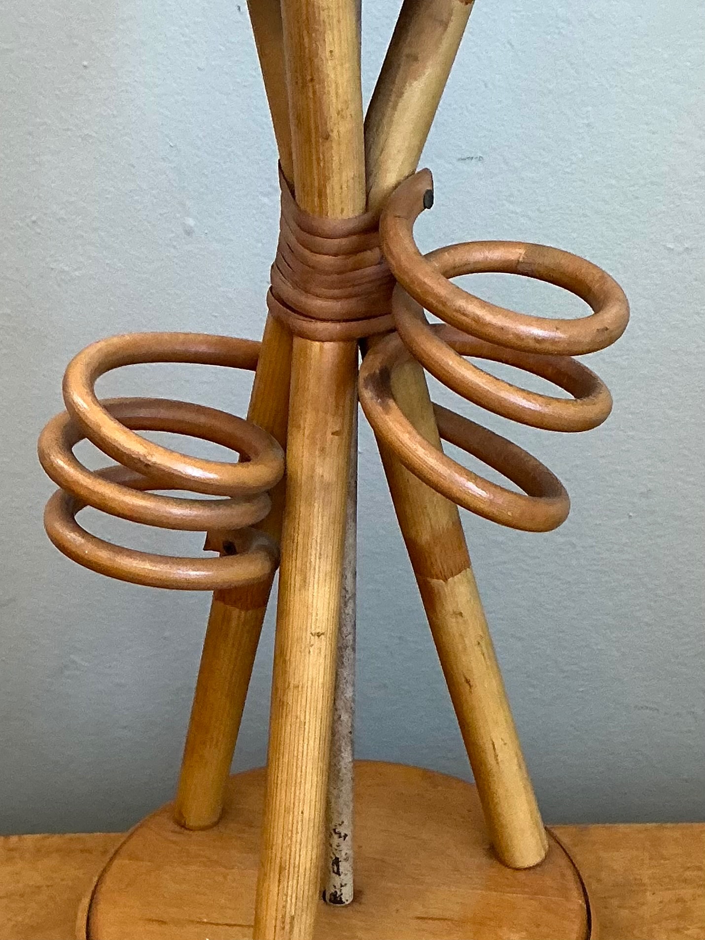 Vintage Rattan Loop Wood Lamp - Detail view