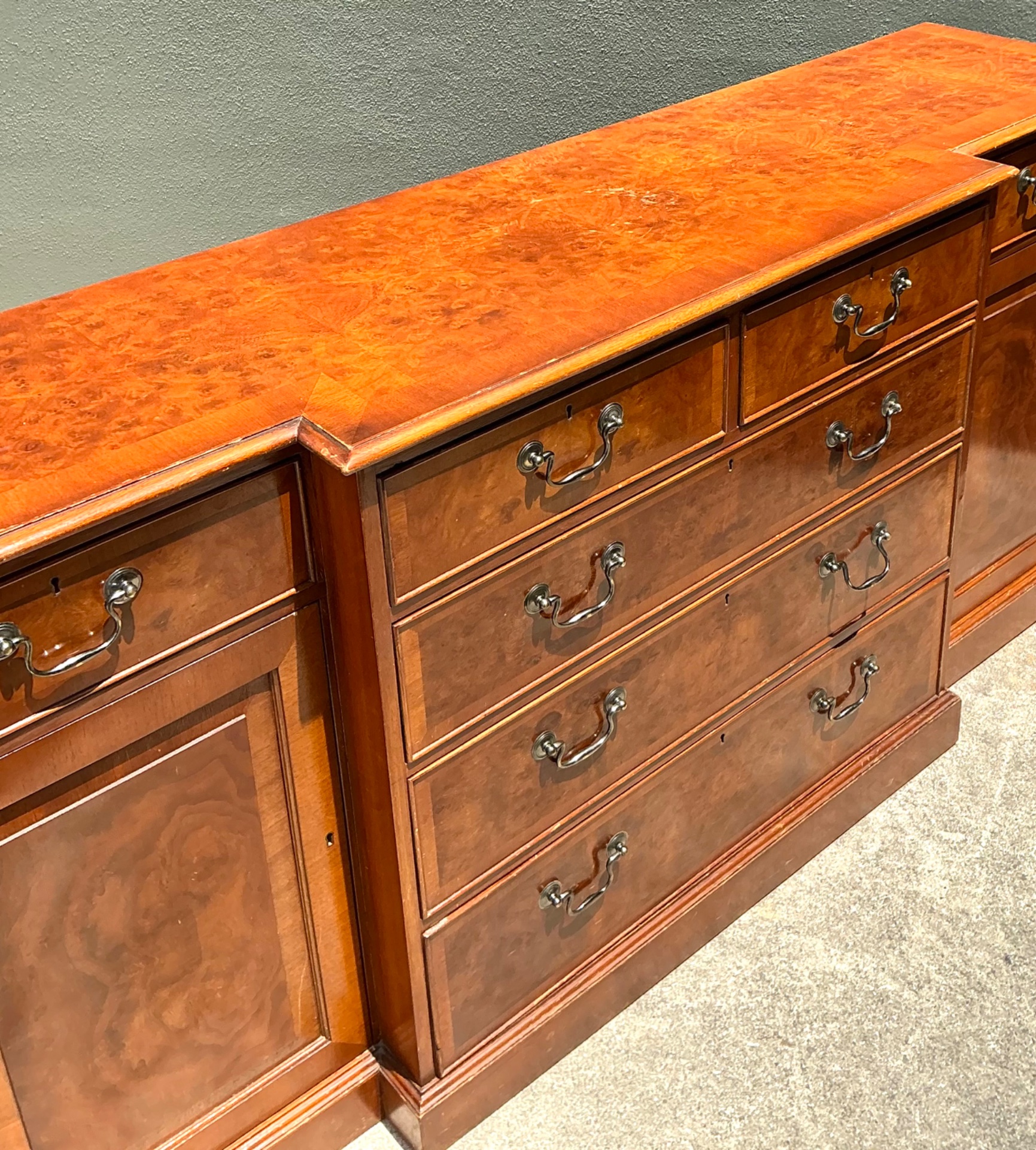 Vintage Flame Mahogany Sideboard Cabinet - Detail view