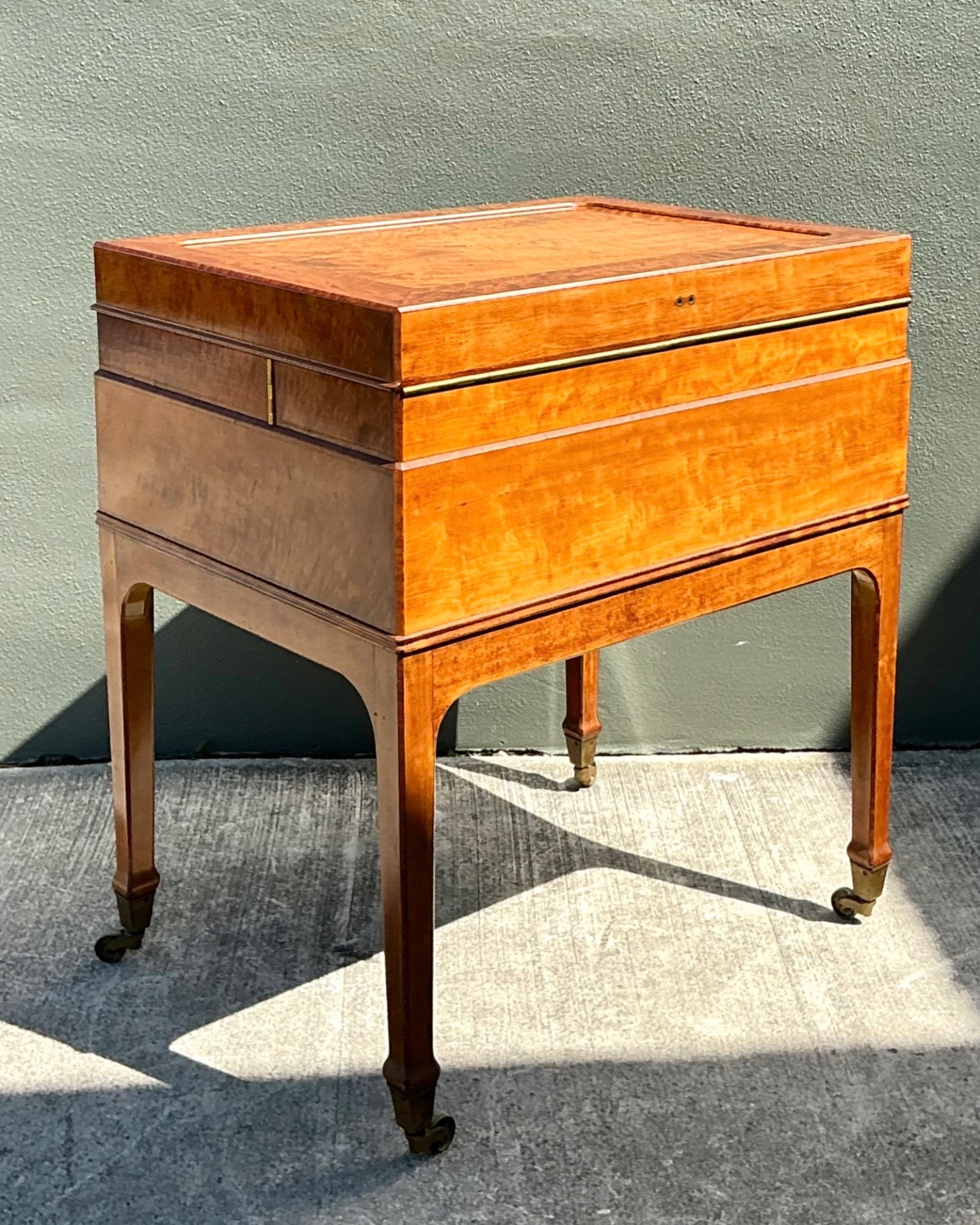 Vintage 18th Century English Saks Mahogany Dressing Table - Side view