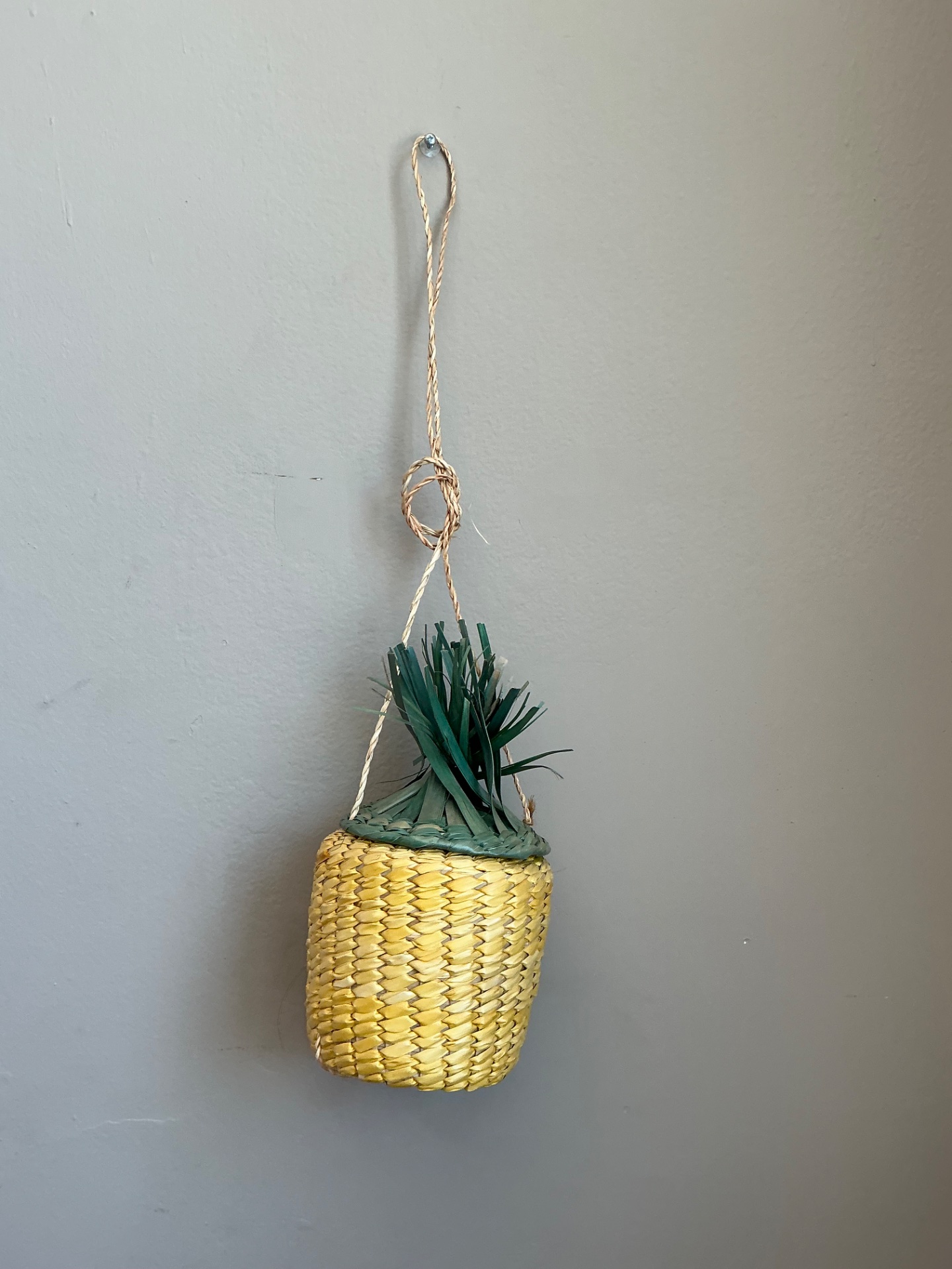 Vintage Woven Rattan Pineapple Bag - Back view