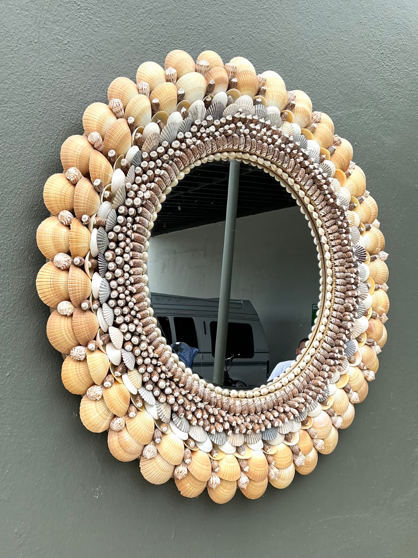 Vintage Shell Encrusted Round Wall Mirror - Detail view