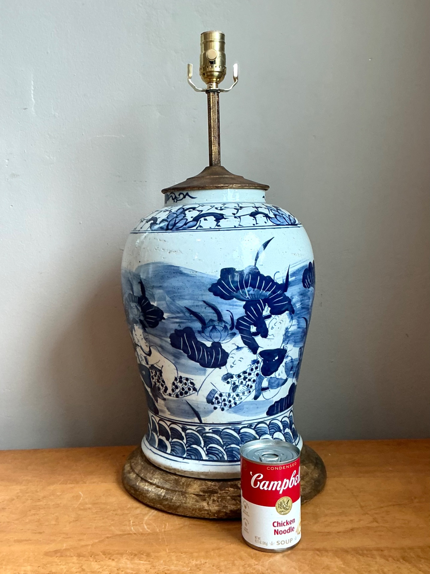 Antique Style Blue Ceramic Lamp with Wooden Base - Detail view