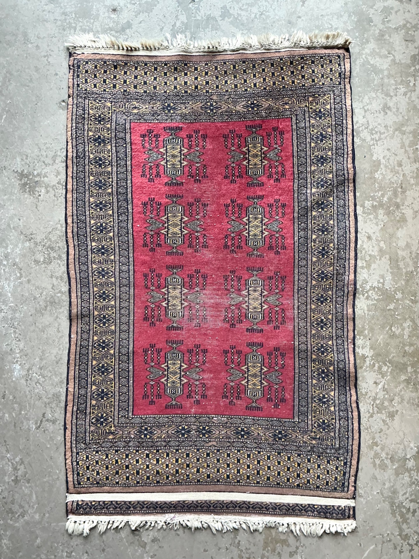 Vintage Hand-Knotted Geometric Wool Rug - Top view