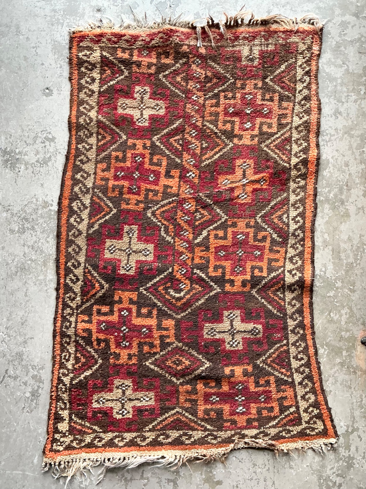 Vintage Hand-Knotted Geometric Wool Rug - Detail view