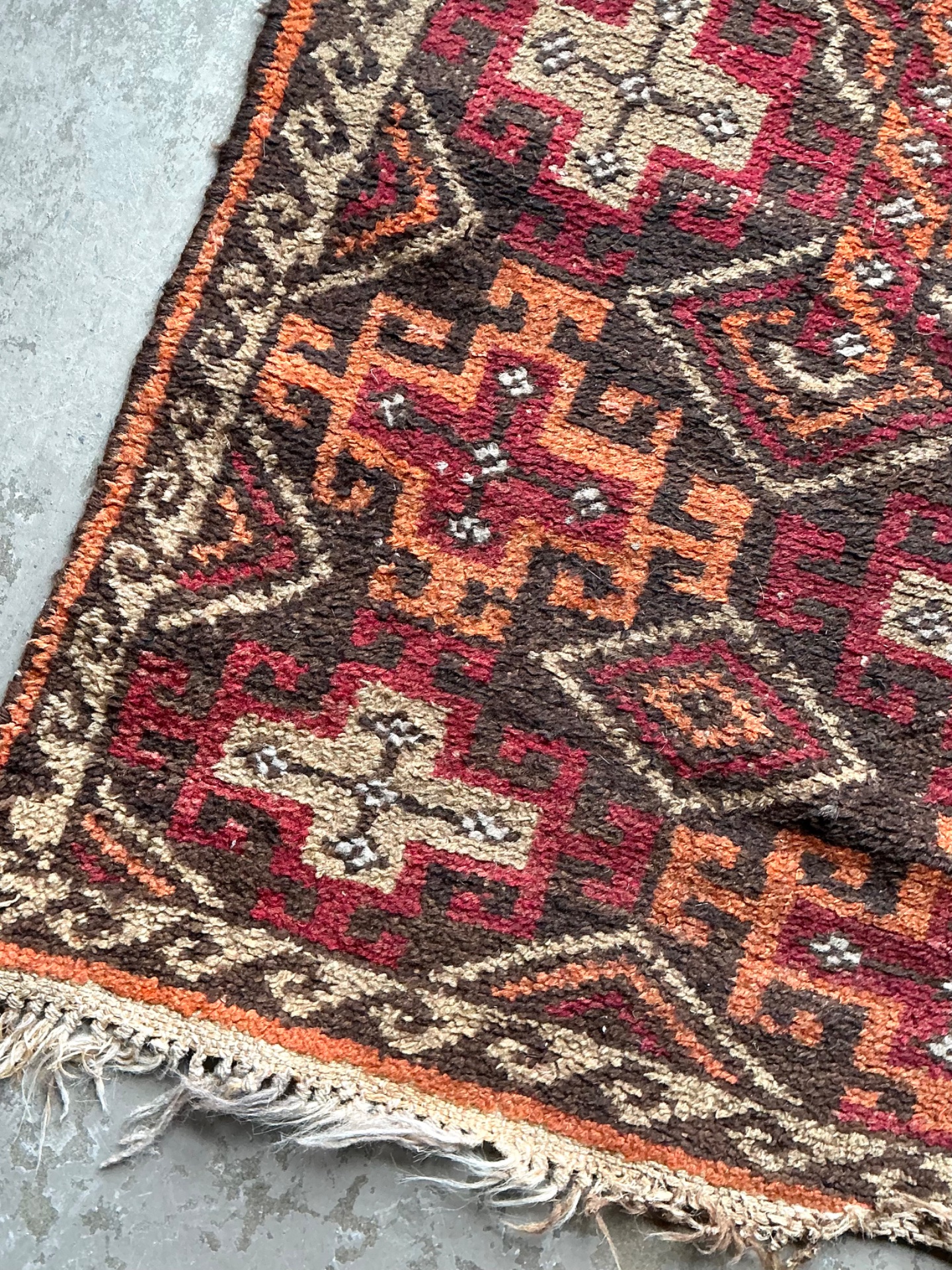 Vintage Hand-Knotted Geometric Wool Rug - Side view