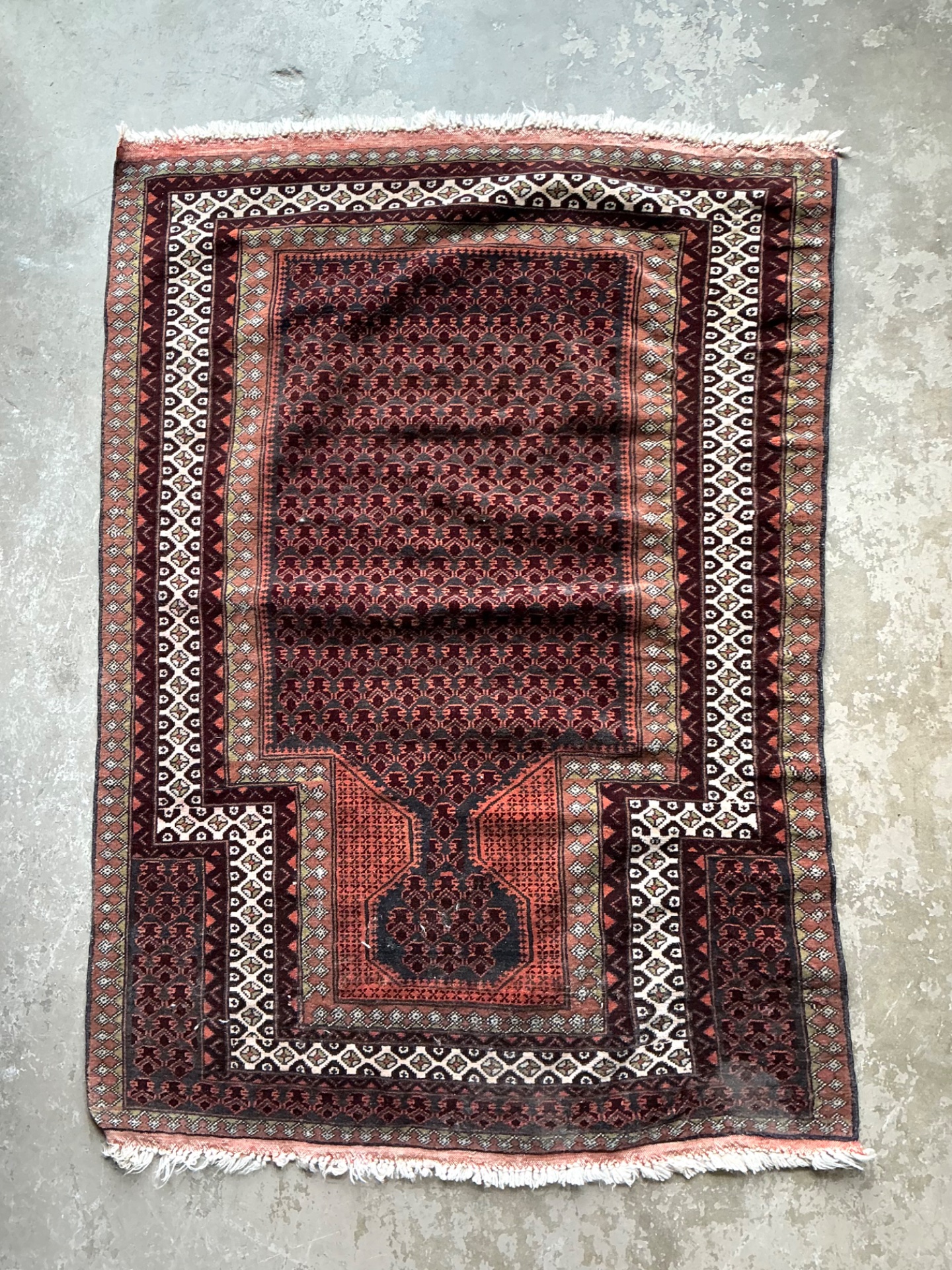 Vintage Hand-Knotted Geometric Wool Rug - Detail view