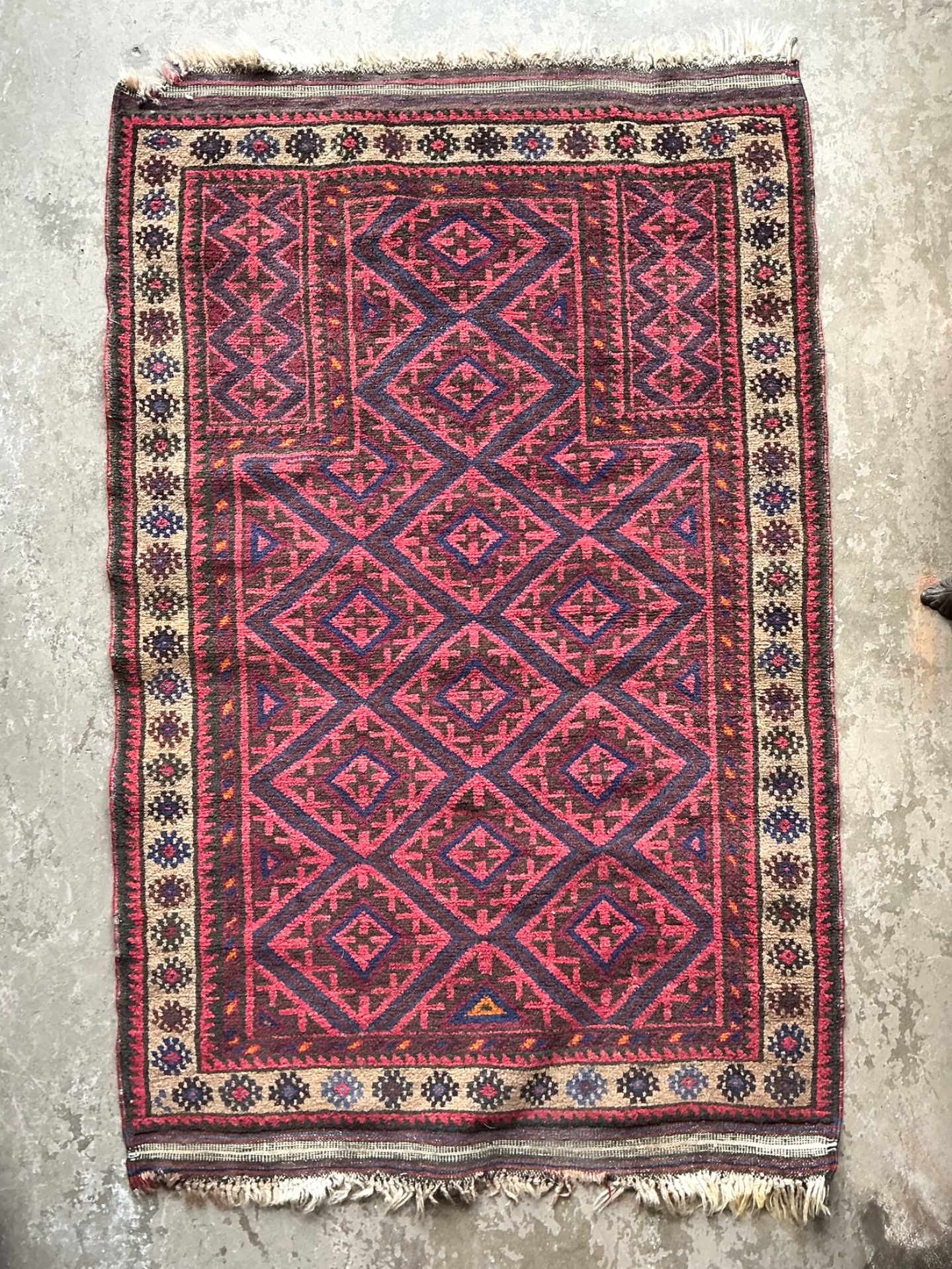 Vintage Hand-Knotted Wool Geometric Rug - Detail view