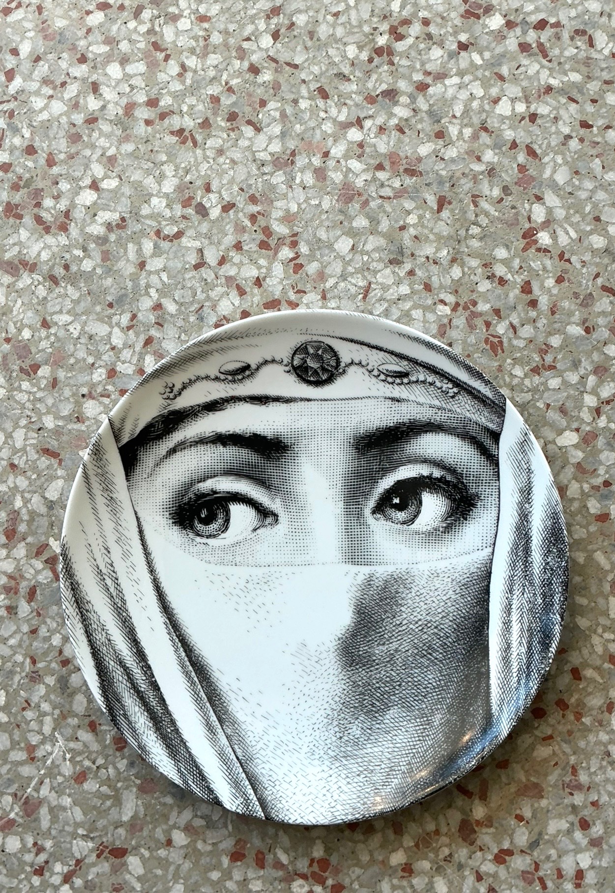 Vintage Fornasetti Teme E Variazioni Face Plate - Side view