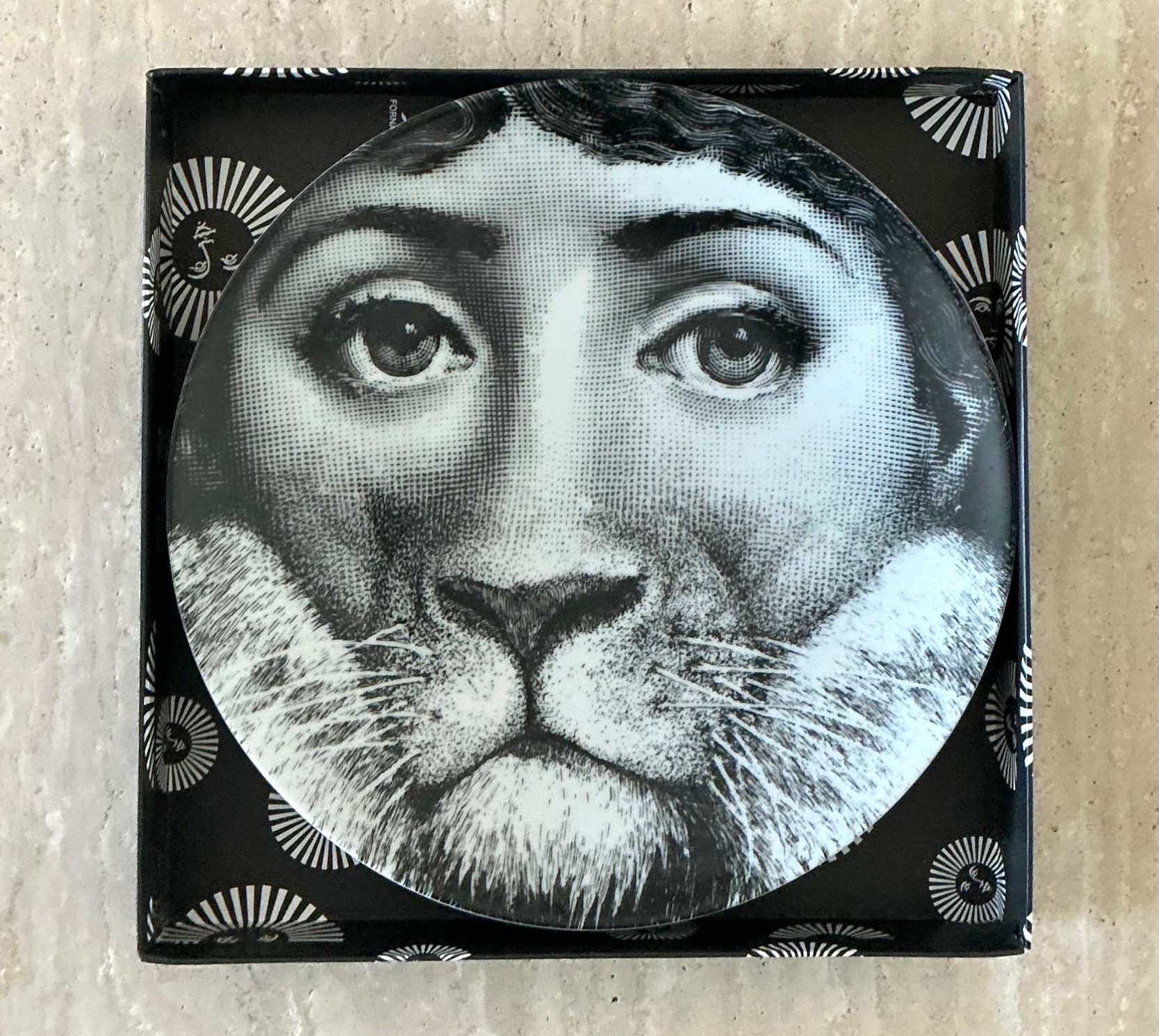 Vintage Fornasetti Tema e Variazioni Plate - Top view