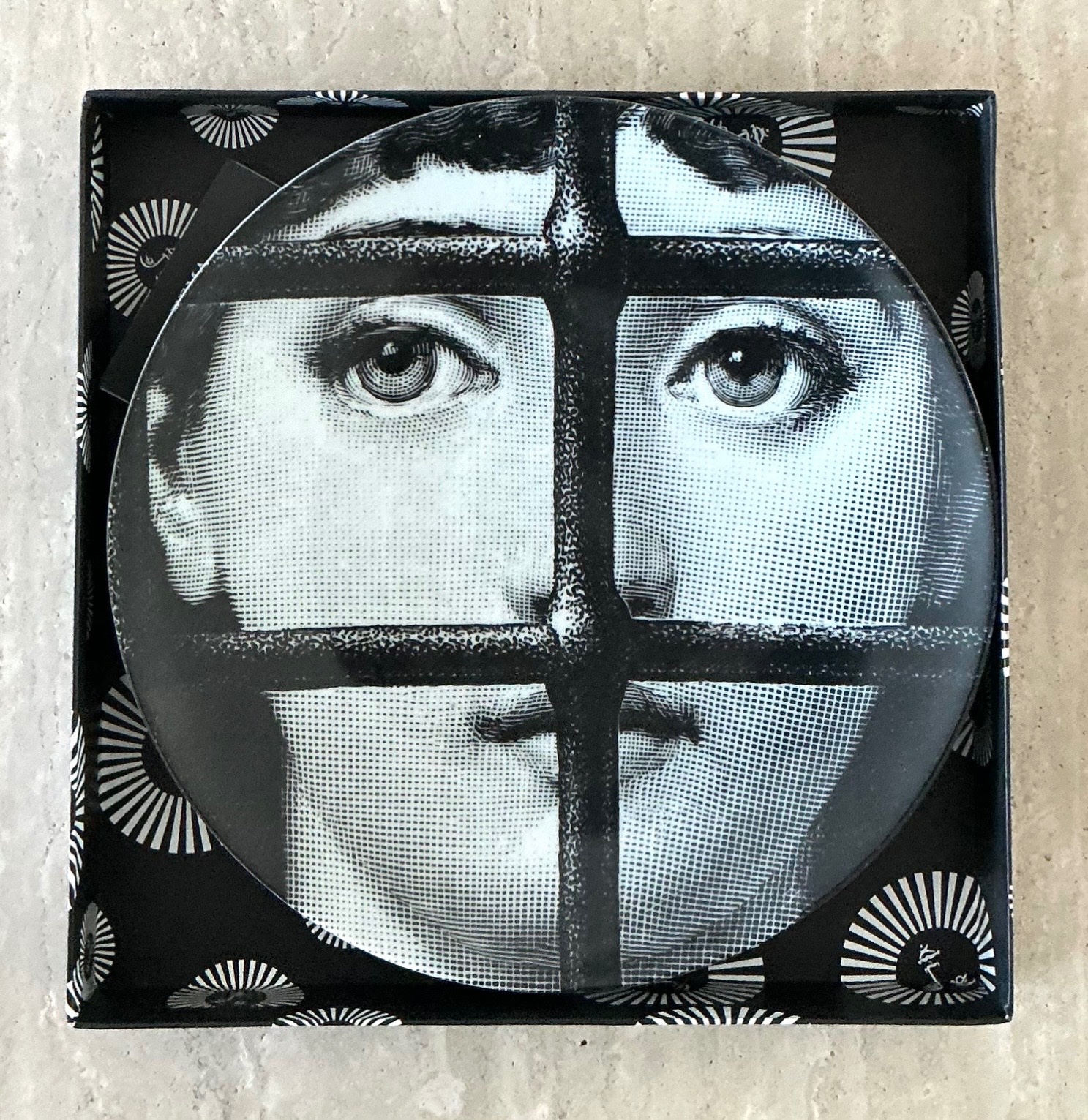 Vintage Fornasetti Tema e Variazioni Plate - Top view