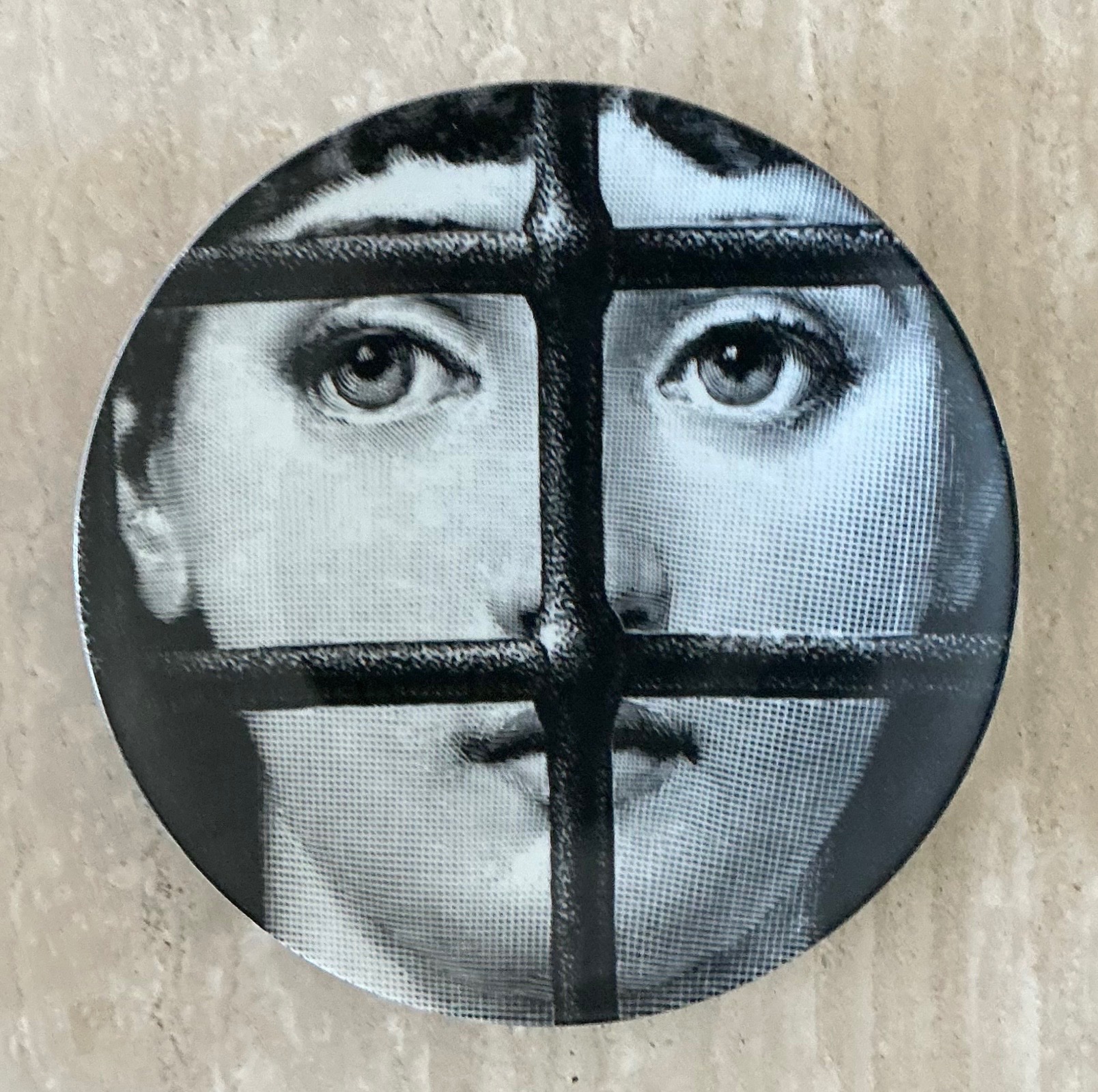 Vintage Fornasetti Tema e Variazioni Plate - Detail view