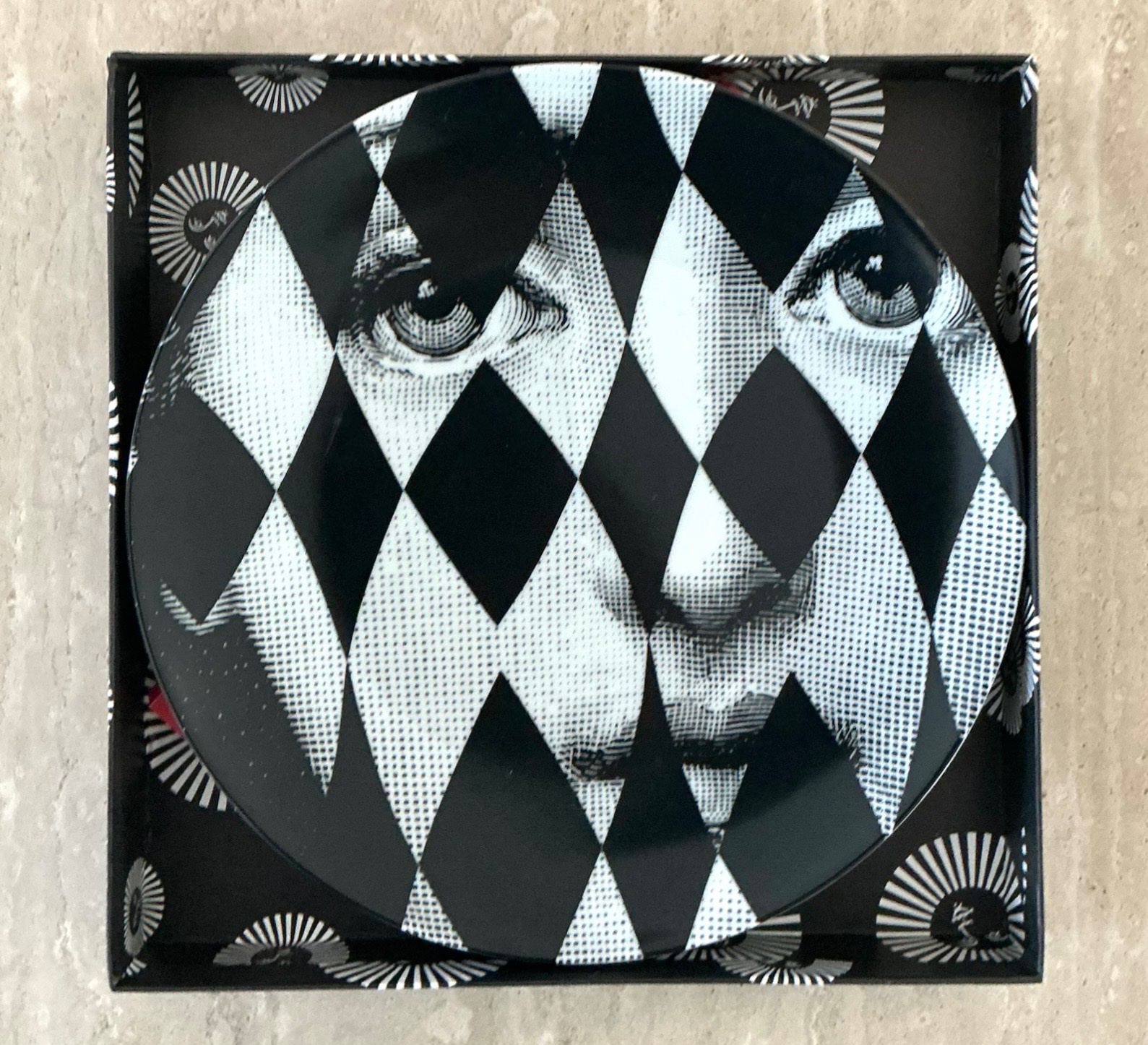 Vintage Fornasetti Tema e Variazioni Plate - Back view