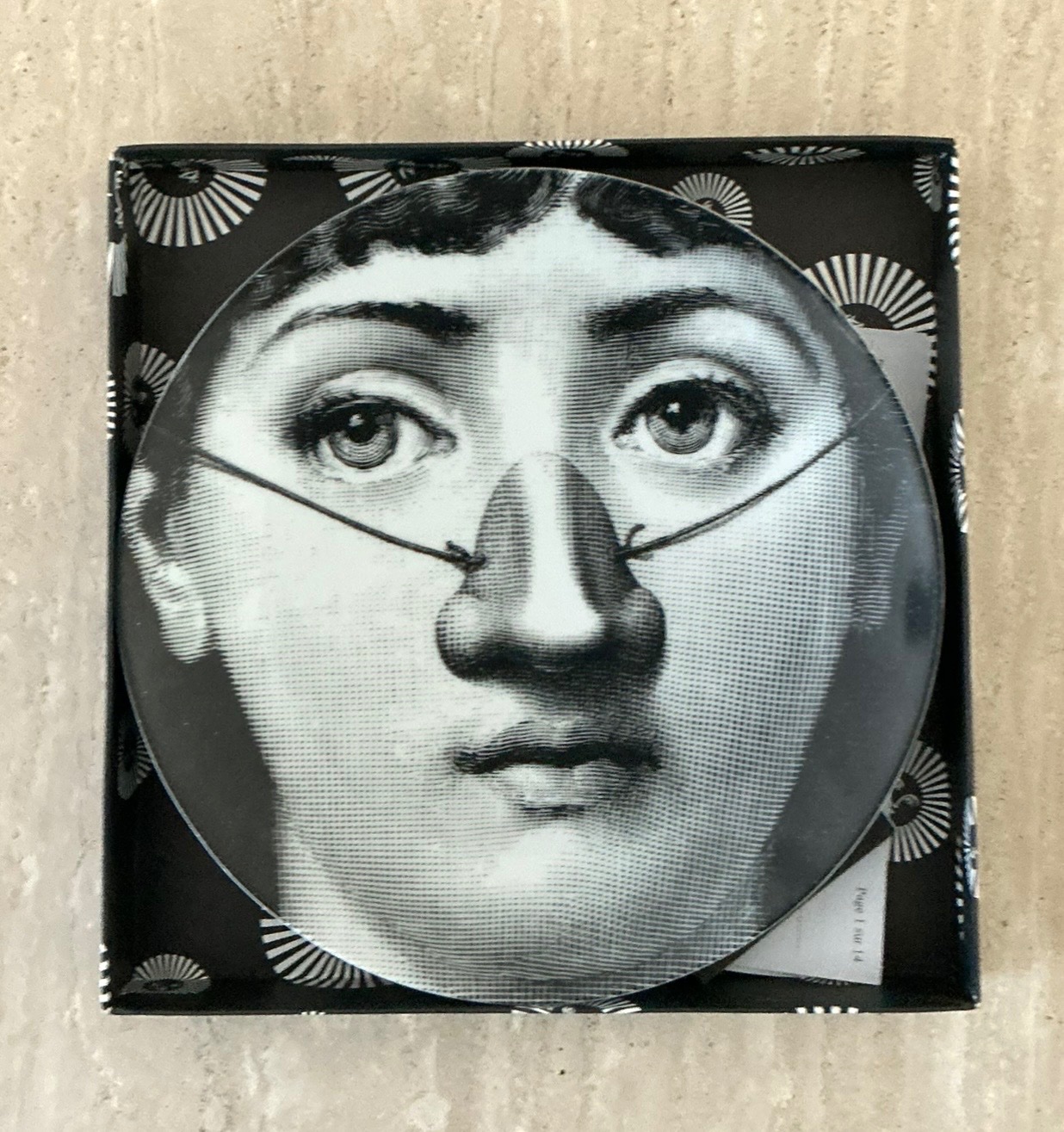 Vintage Fornasetti Tema e Variazioni Plate - Side view