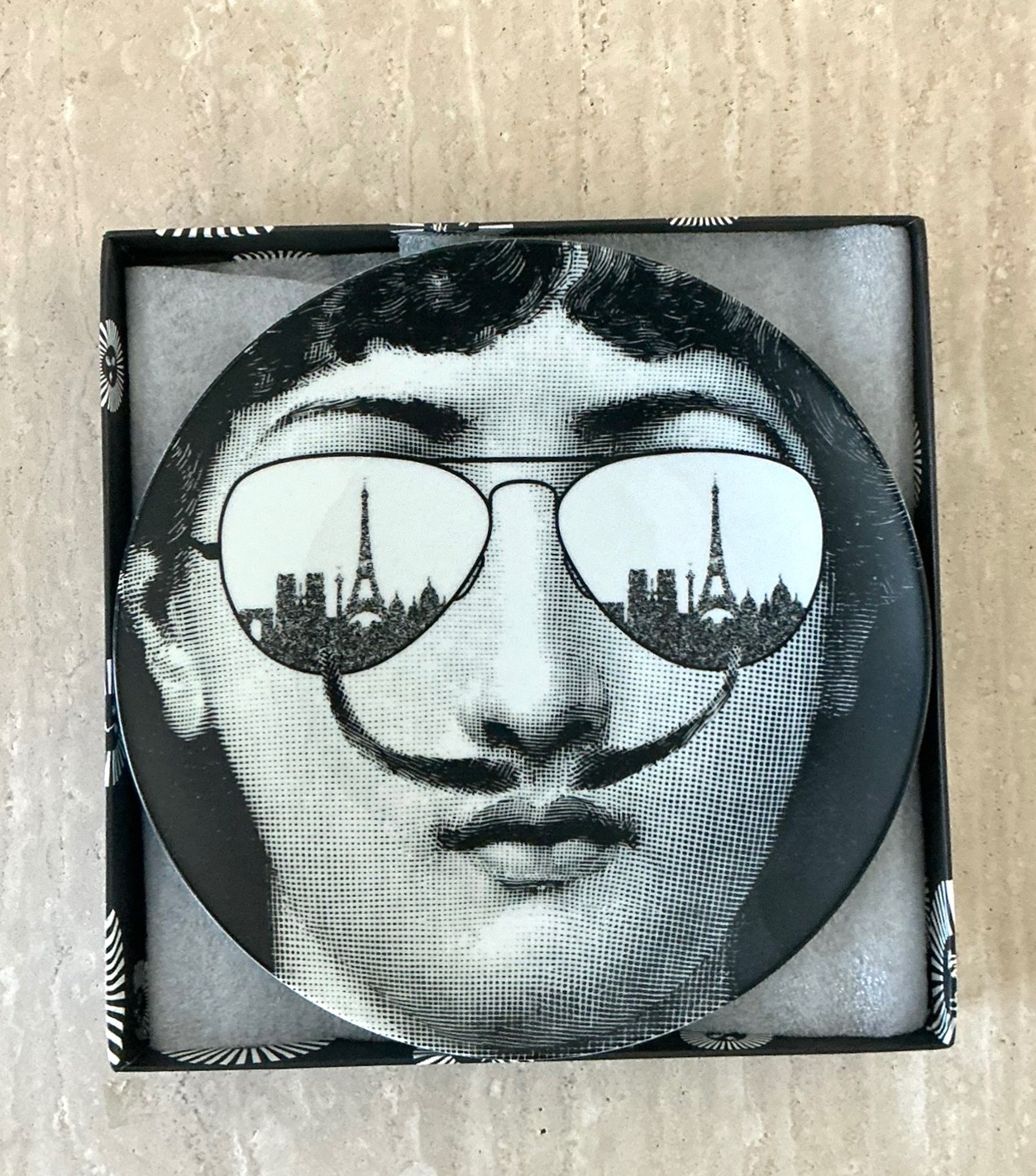 Vintage Fornasetti Tema e Variazioni Plate - Side view