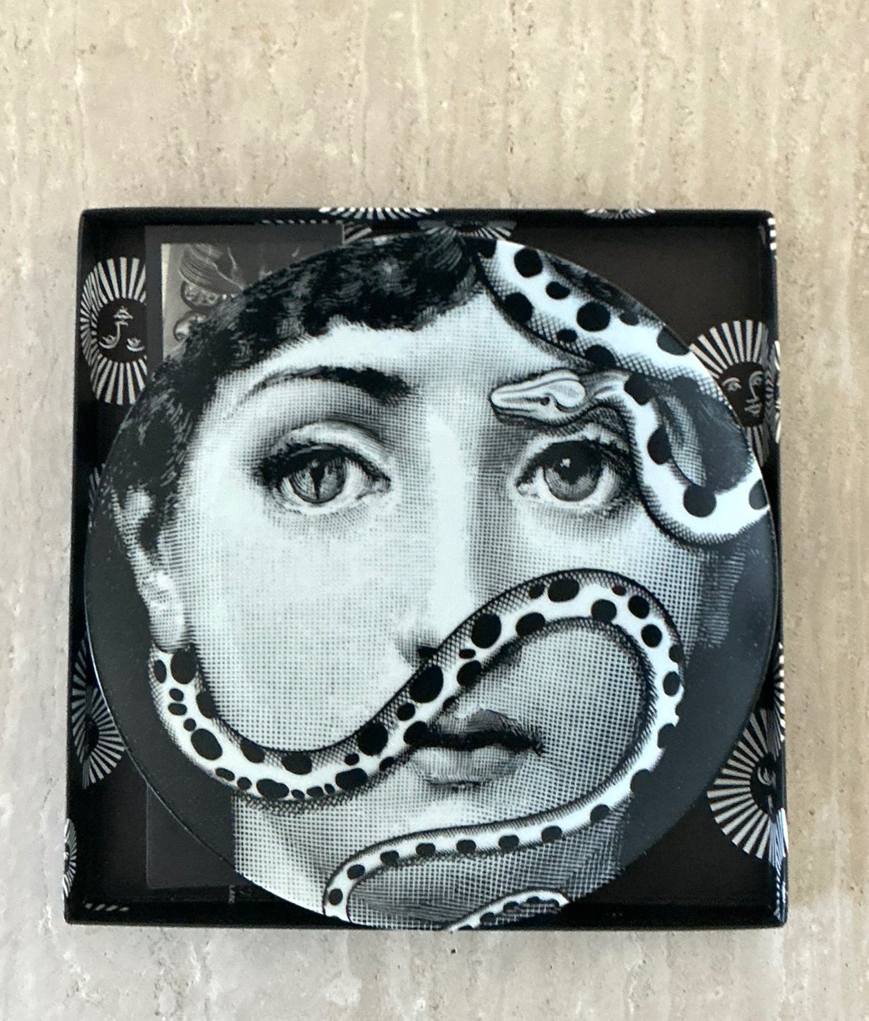 Vintage Fornasetti Tema e Variazioni Plate - Detail view
