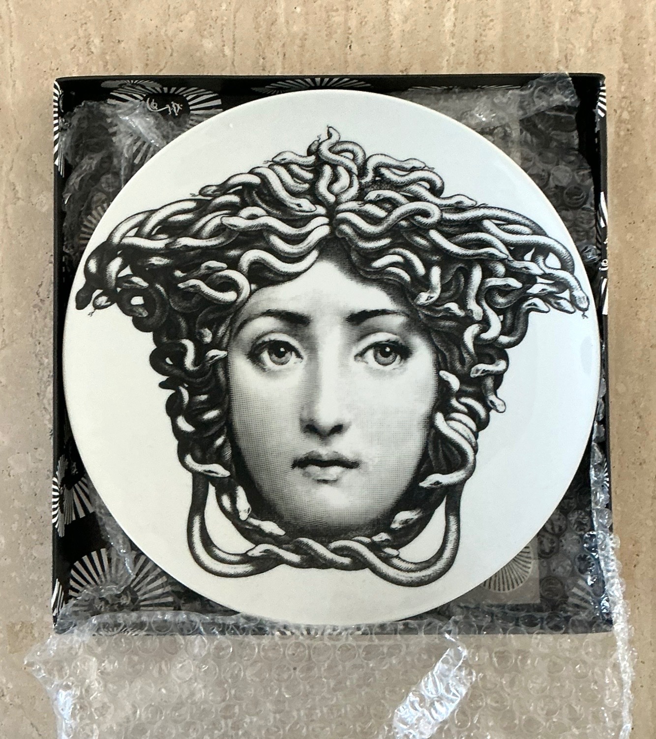 Vintage Fornasetti Tema e Variazioni Plate - Detail view