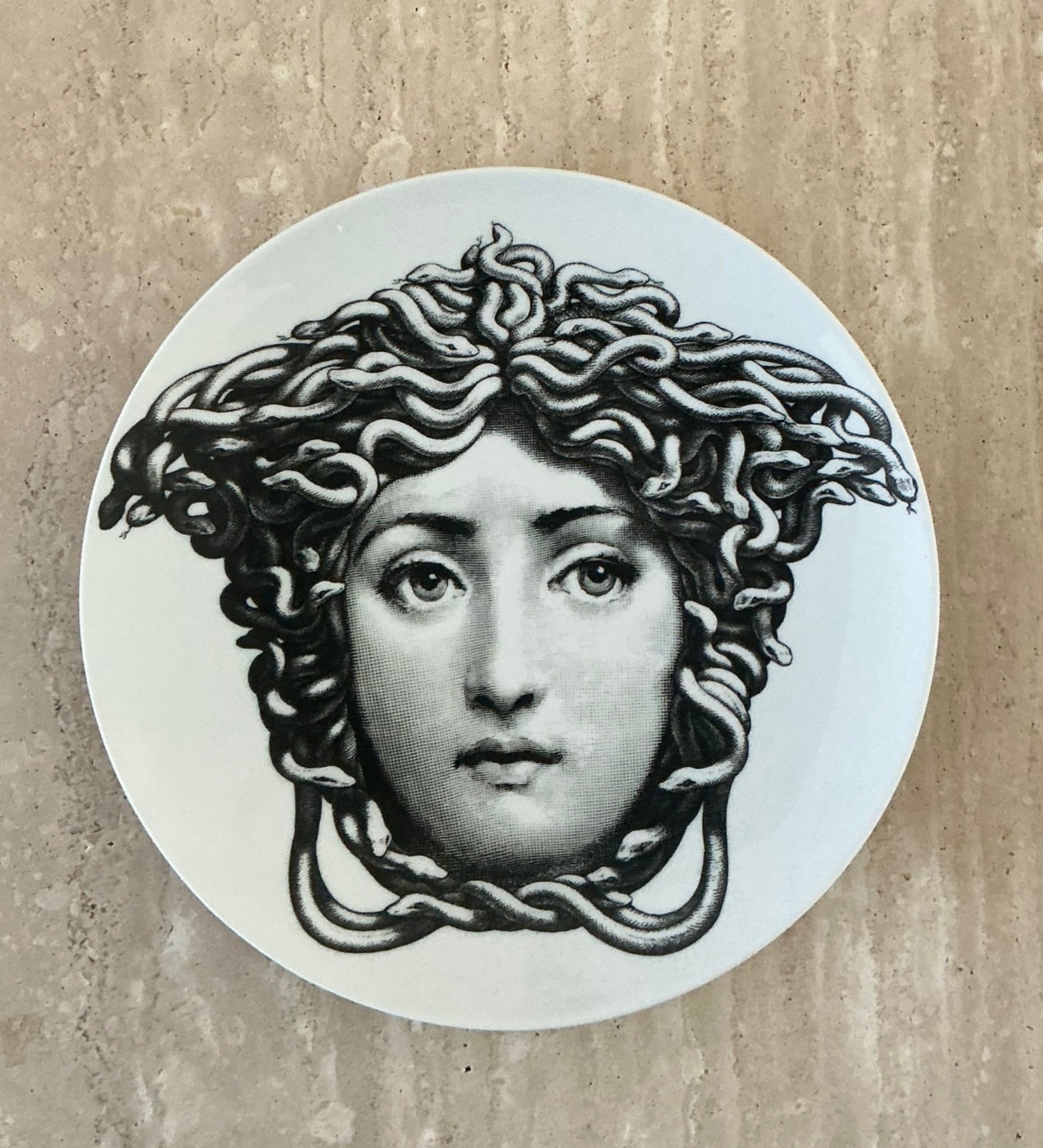 Vintage Fornasetti Tema e Variazioni Plate - Side view