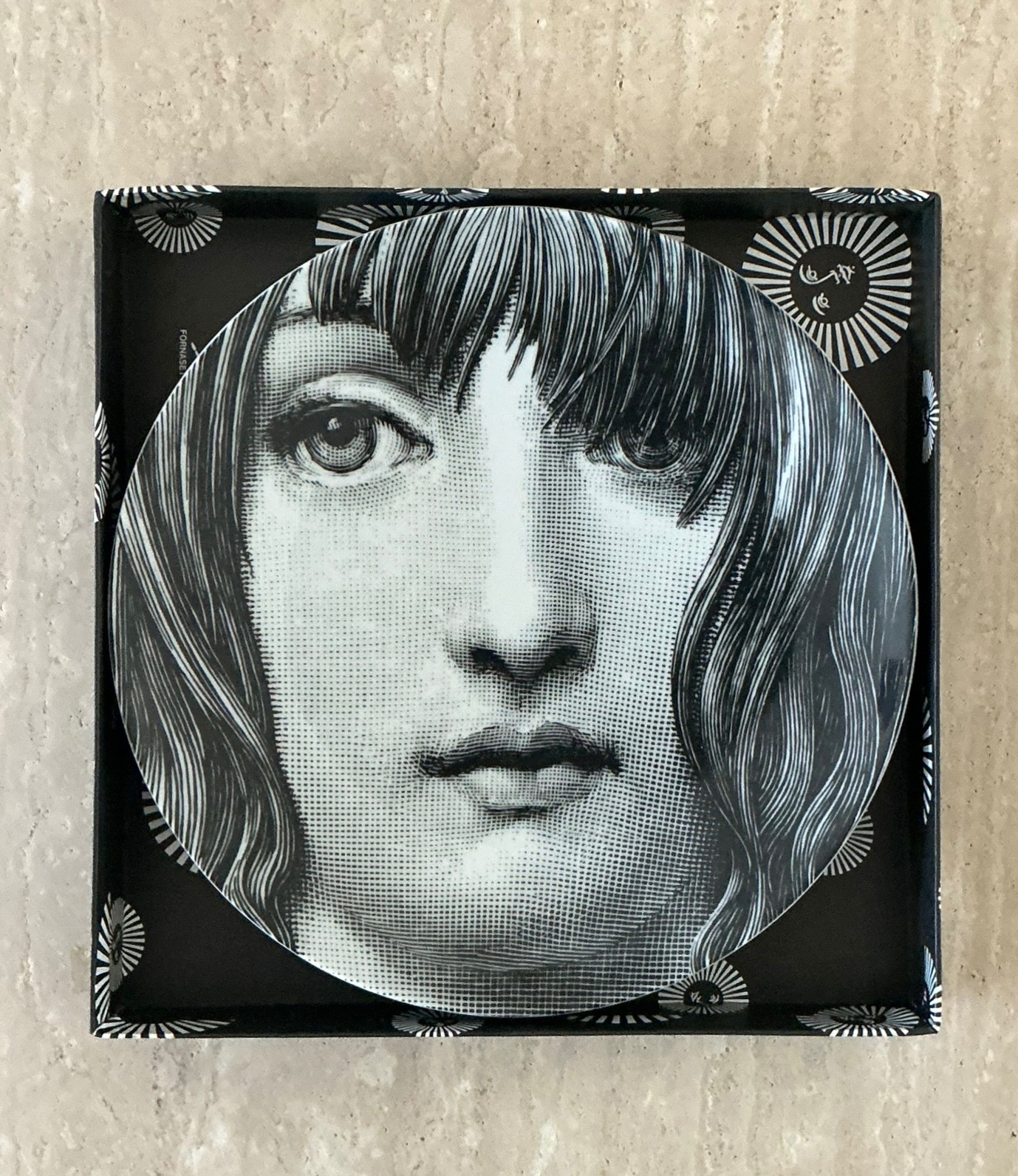 Vintage Fornasetti Tema e Variazioni Plate - Side view