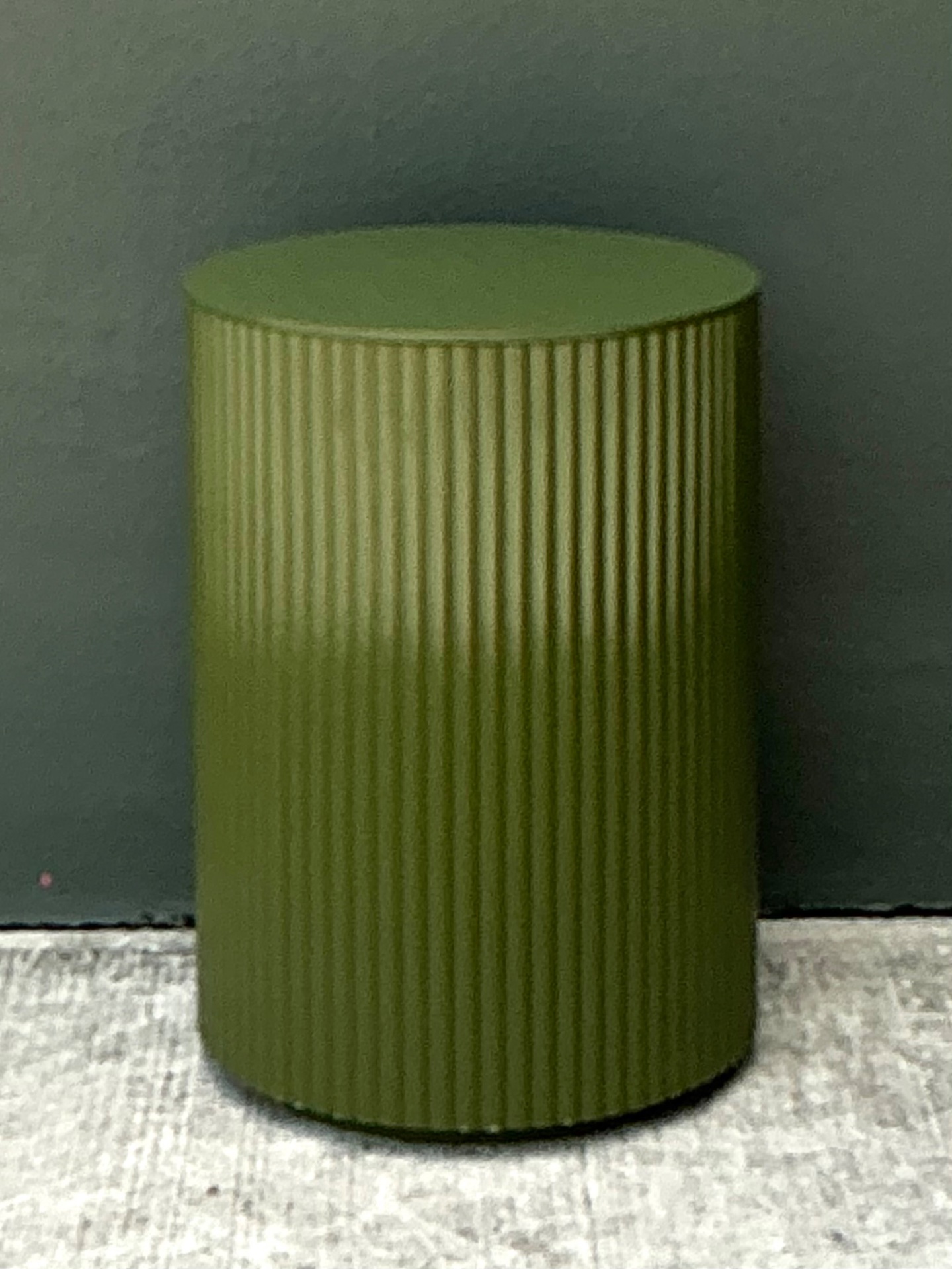 Vintage Green Lacquered Drum Side Storage Table - Detail view