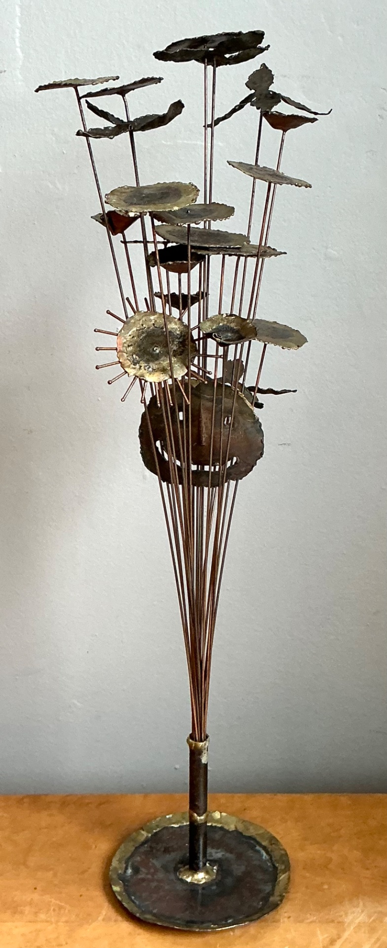 Vintage Brutalist Metal Flower Sculpture - Detail view
