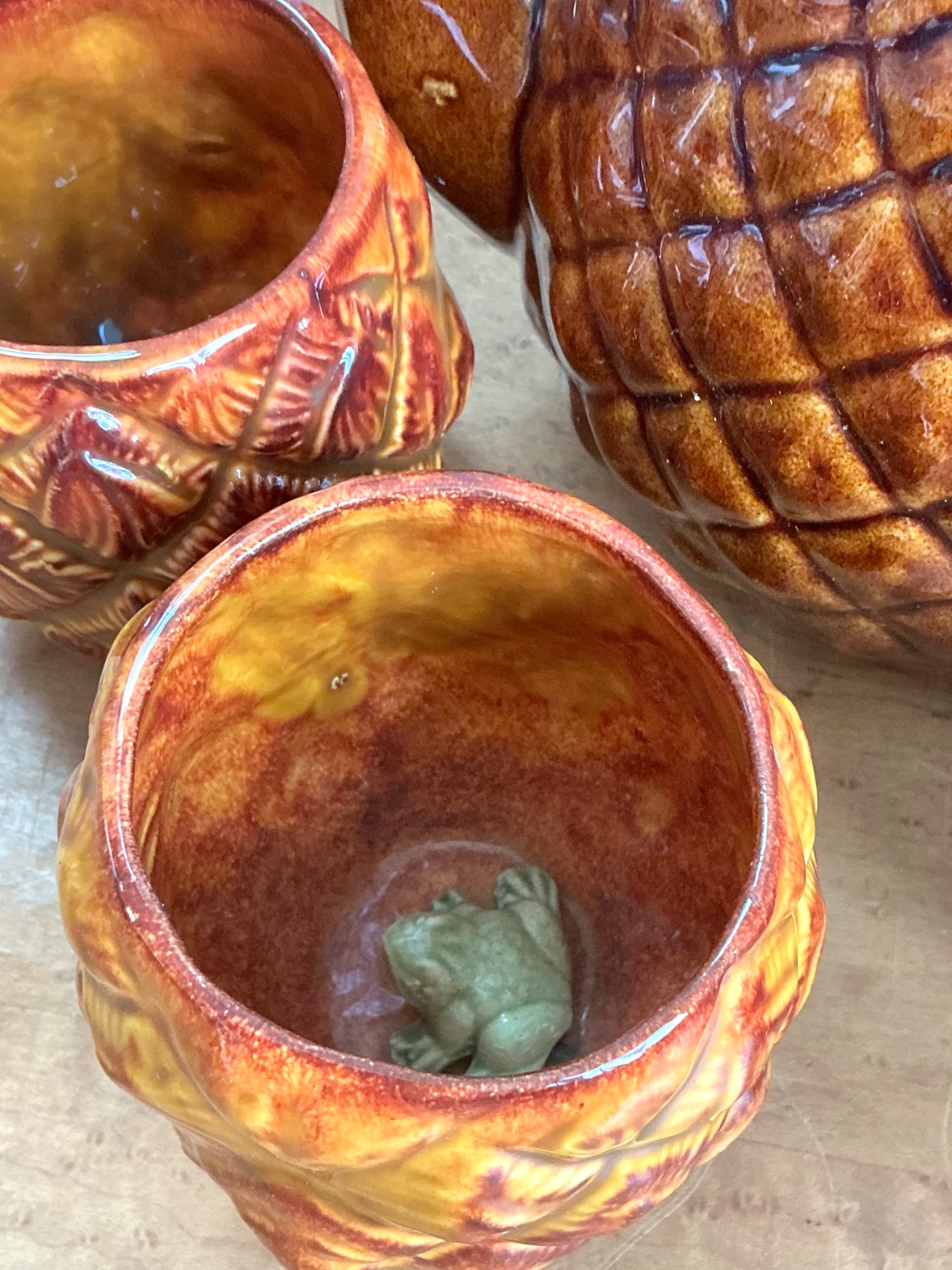 Vintage Pineapple Ceramic Teapot and Mugs Set - Side view